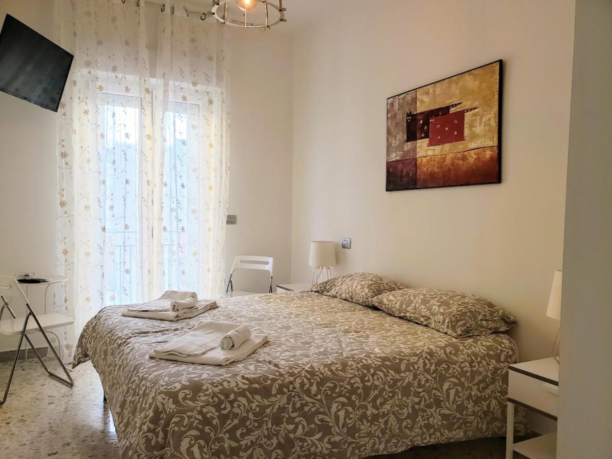 Double Room with Private External Bathroom photo 2