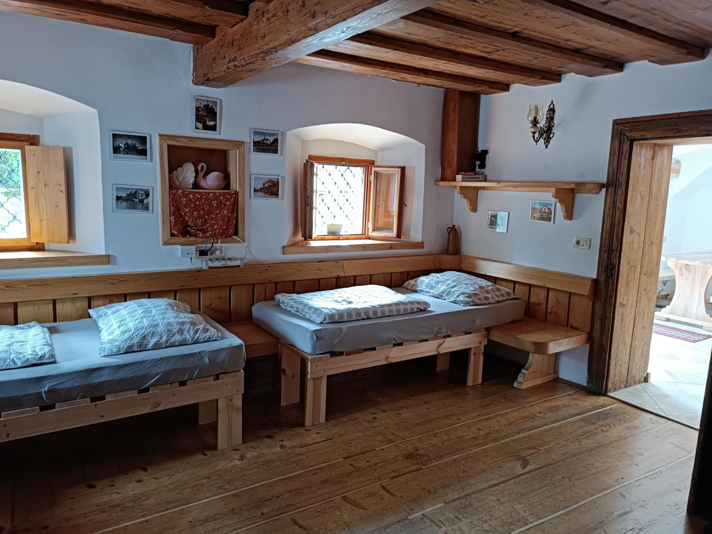 Bed in 4-Bed Mixed Dormitory Room photo 2