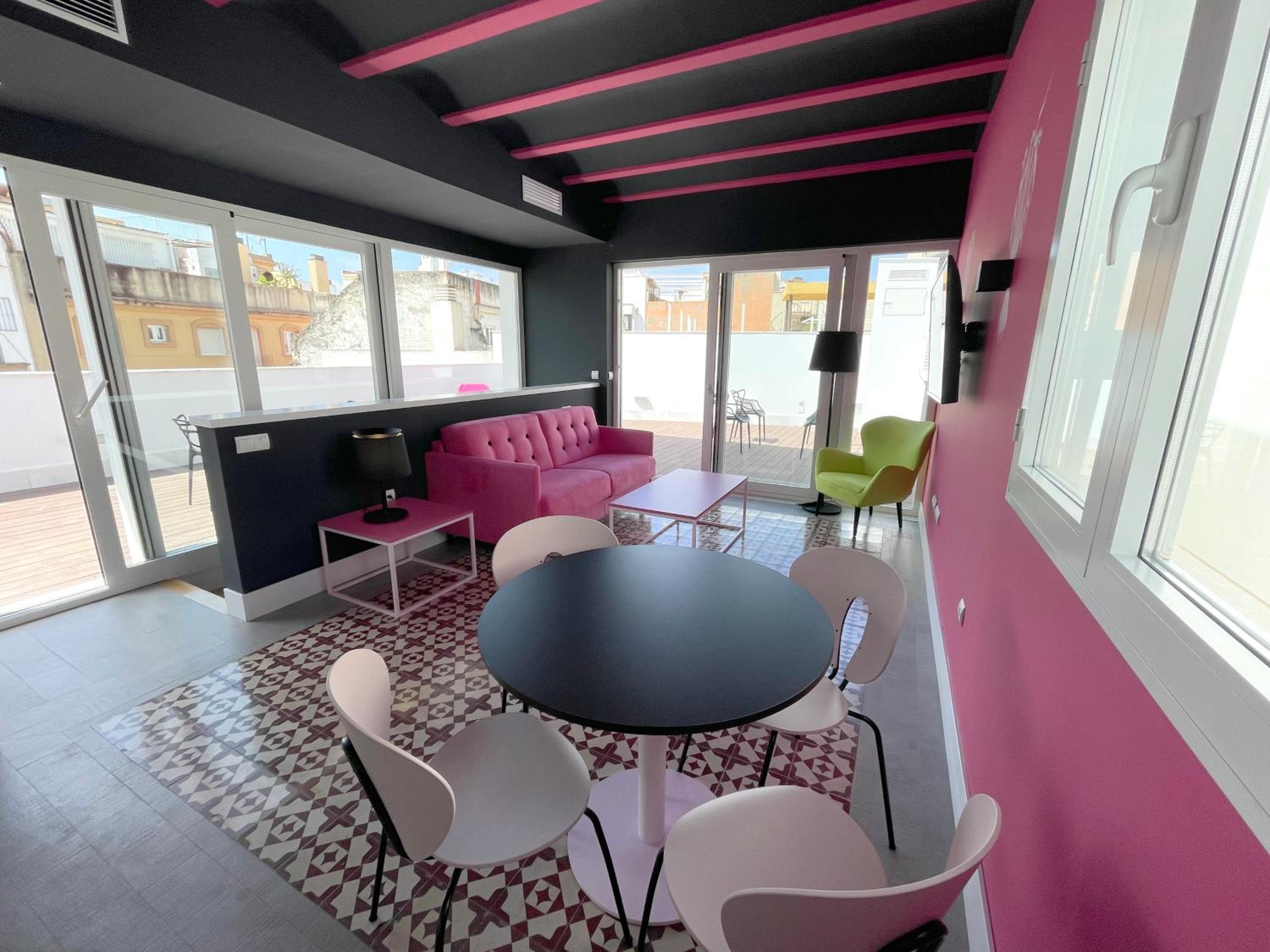 Penthouse Apartment - Photo 6
