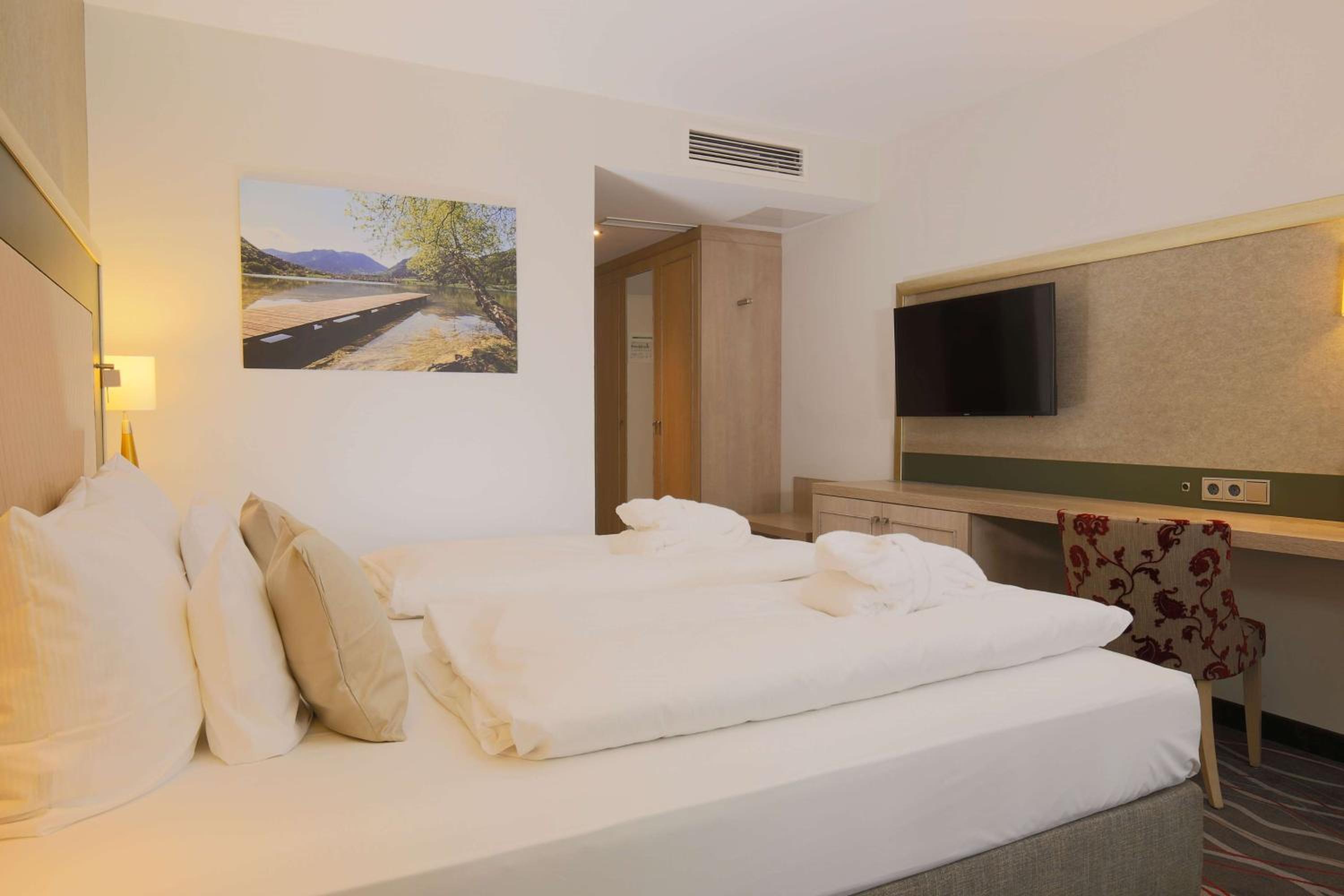 Classic Room with Air Conditioning - Photo 6
