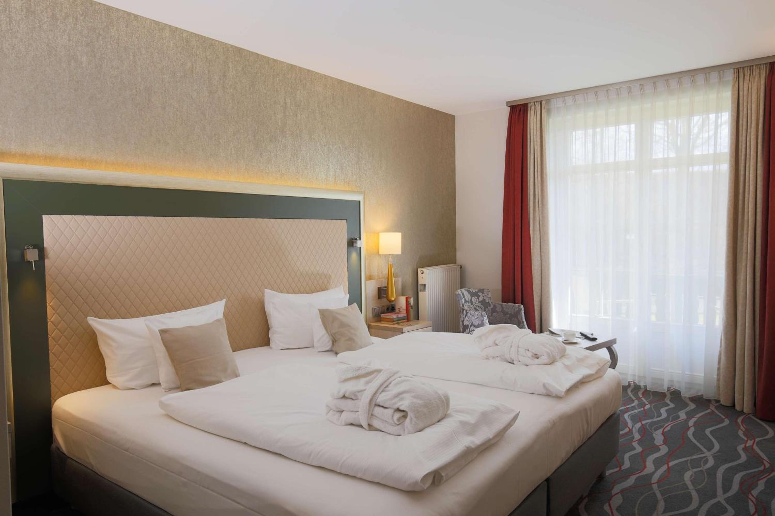 Superior Room with Balcony or Terrace - Photo 7