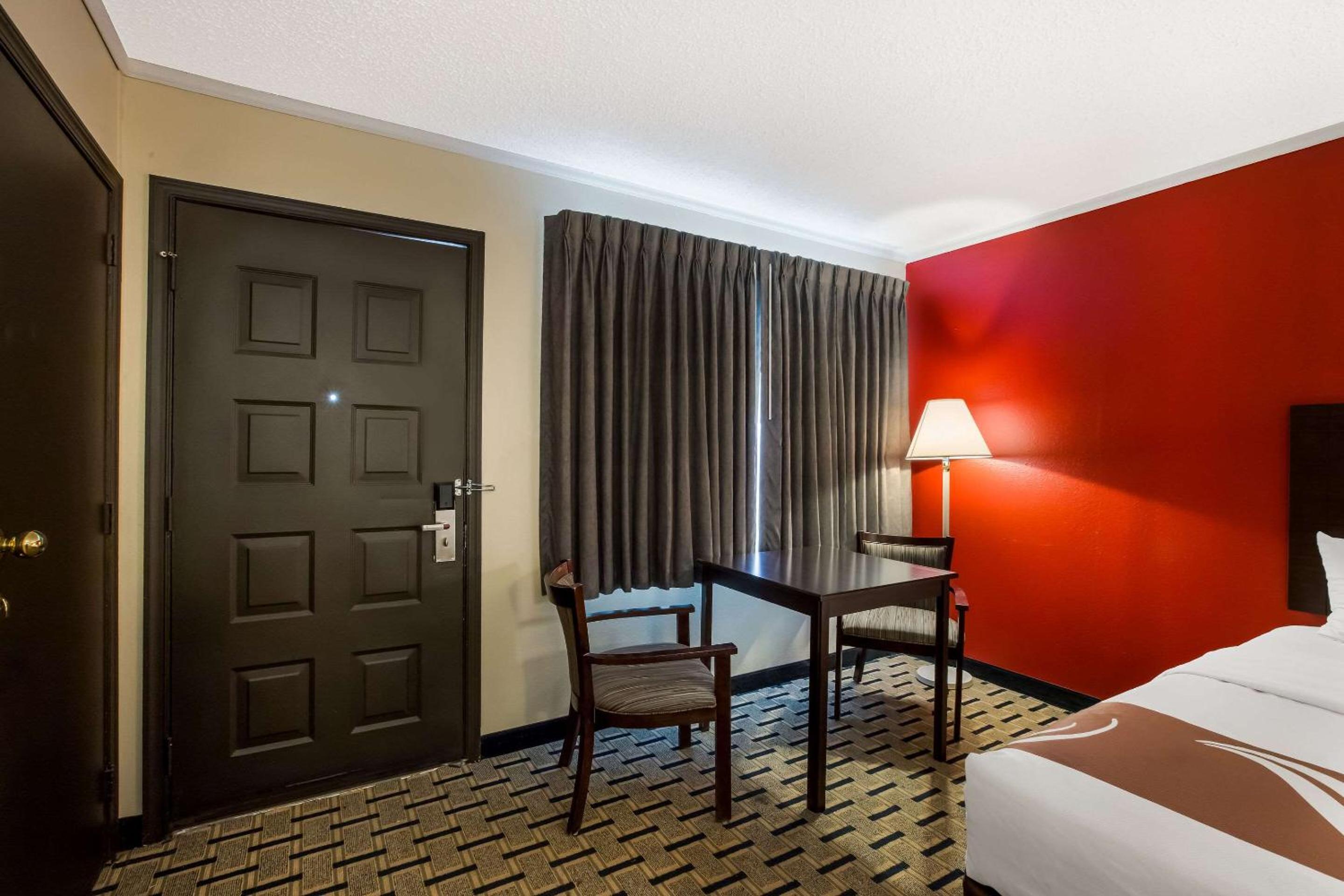 Double Room with Two Double Beds - Non-Smoking - Photo 2