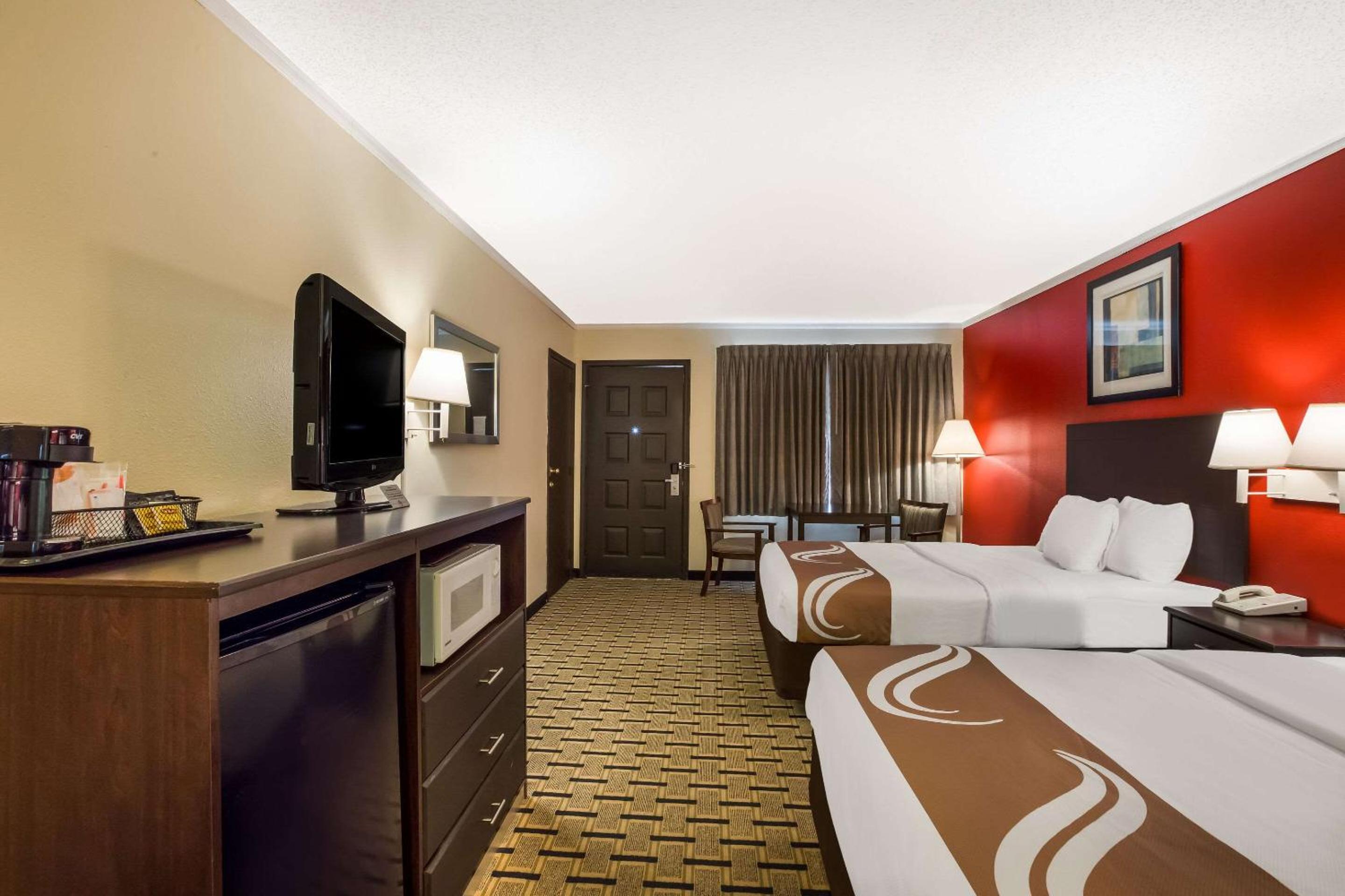 Double Room with Two Double Beds - Non-Smoking - Photo 3