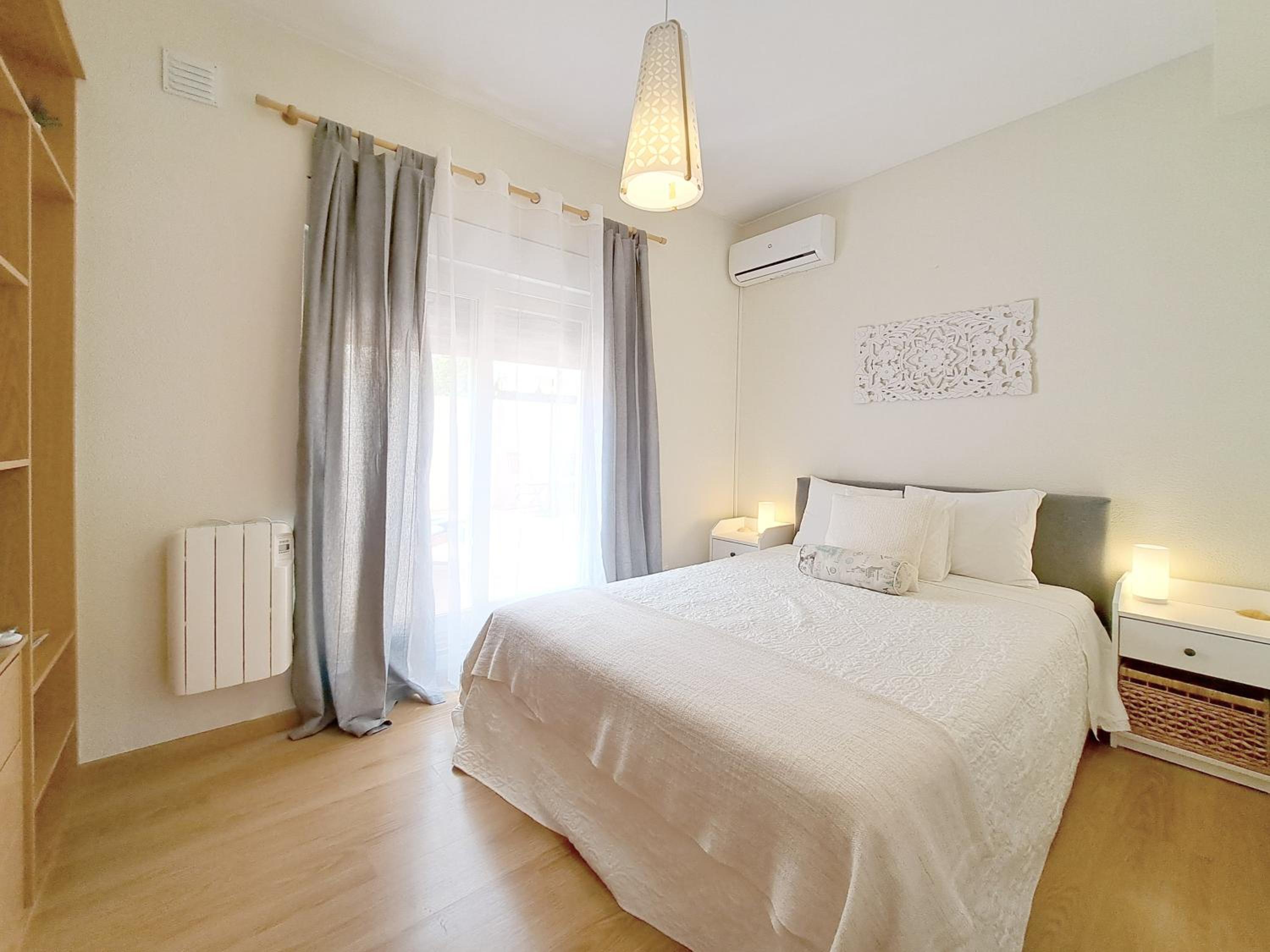 Double Room with Shared Bathroom photo 2