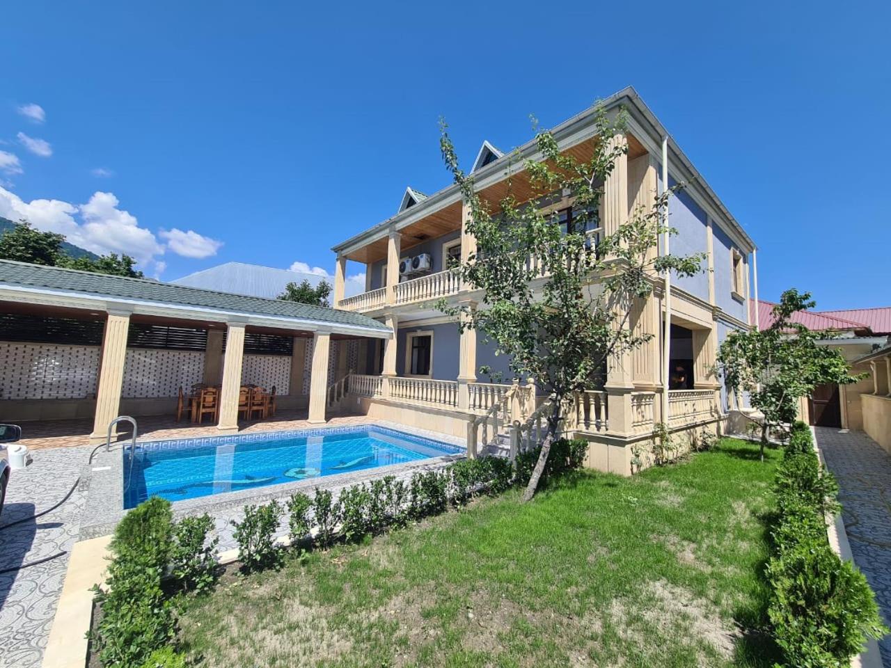 Villa photo 1