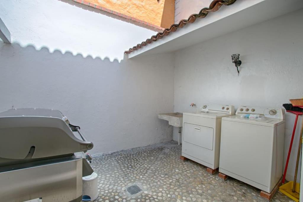 Villa photo 2