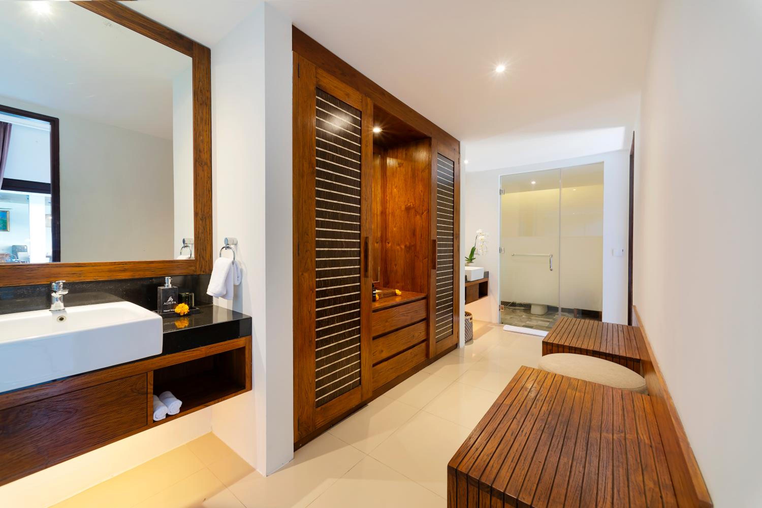 One-Bedroom Private Pool Villa With Hot Tub - Photo 12