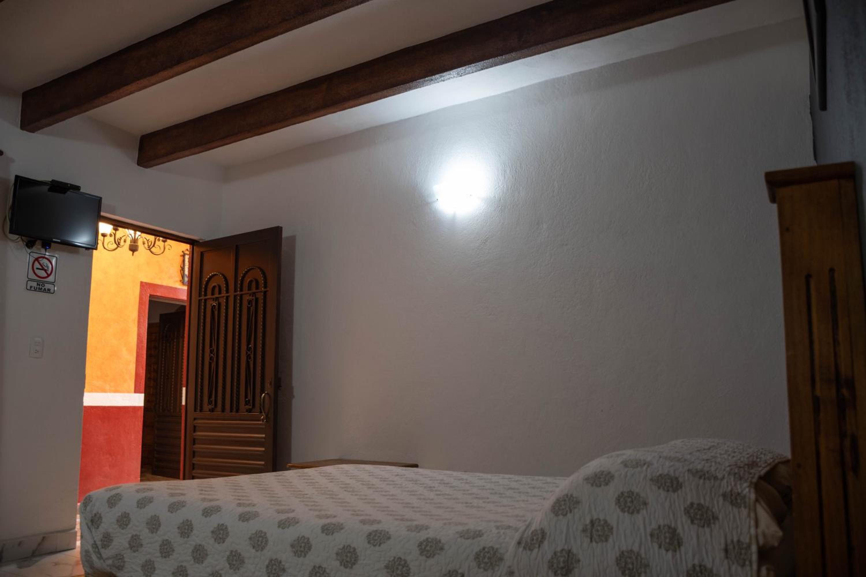 Double Room with Private Bathroom photo 1