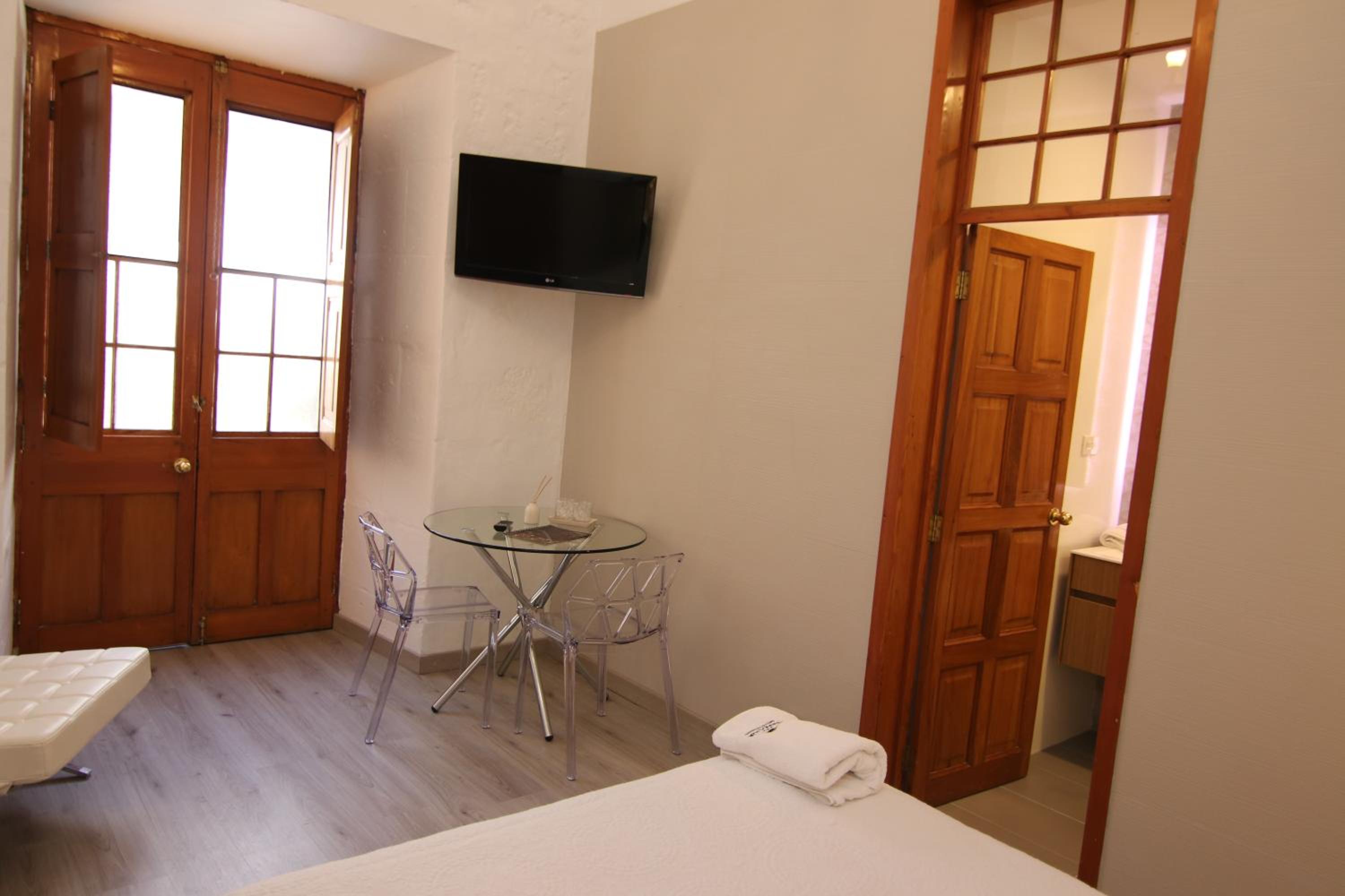 Standard Double Room photo 3