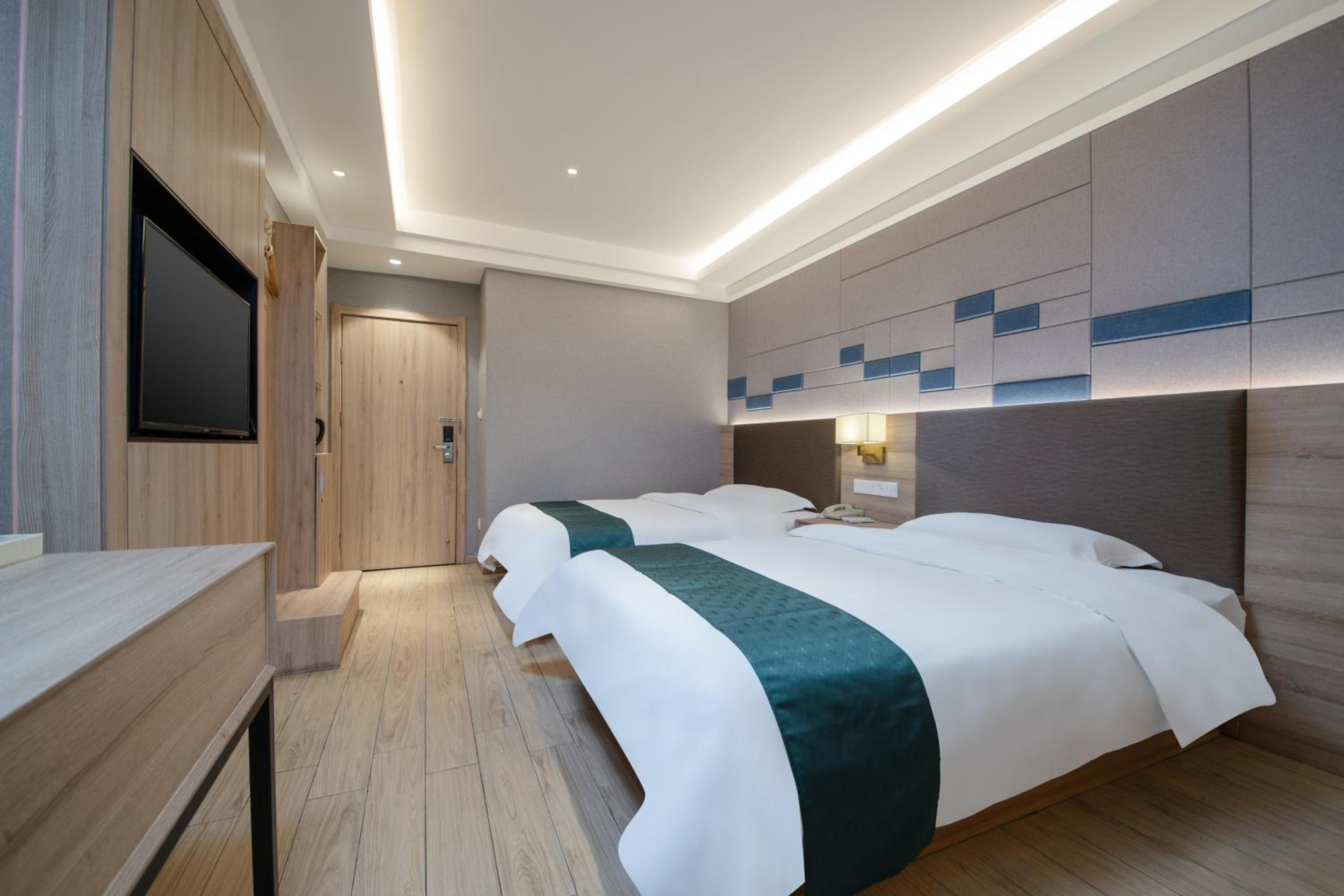 Deluxe Double Room with Entertainment 