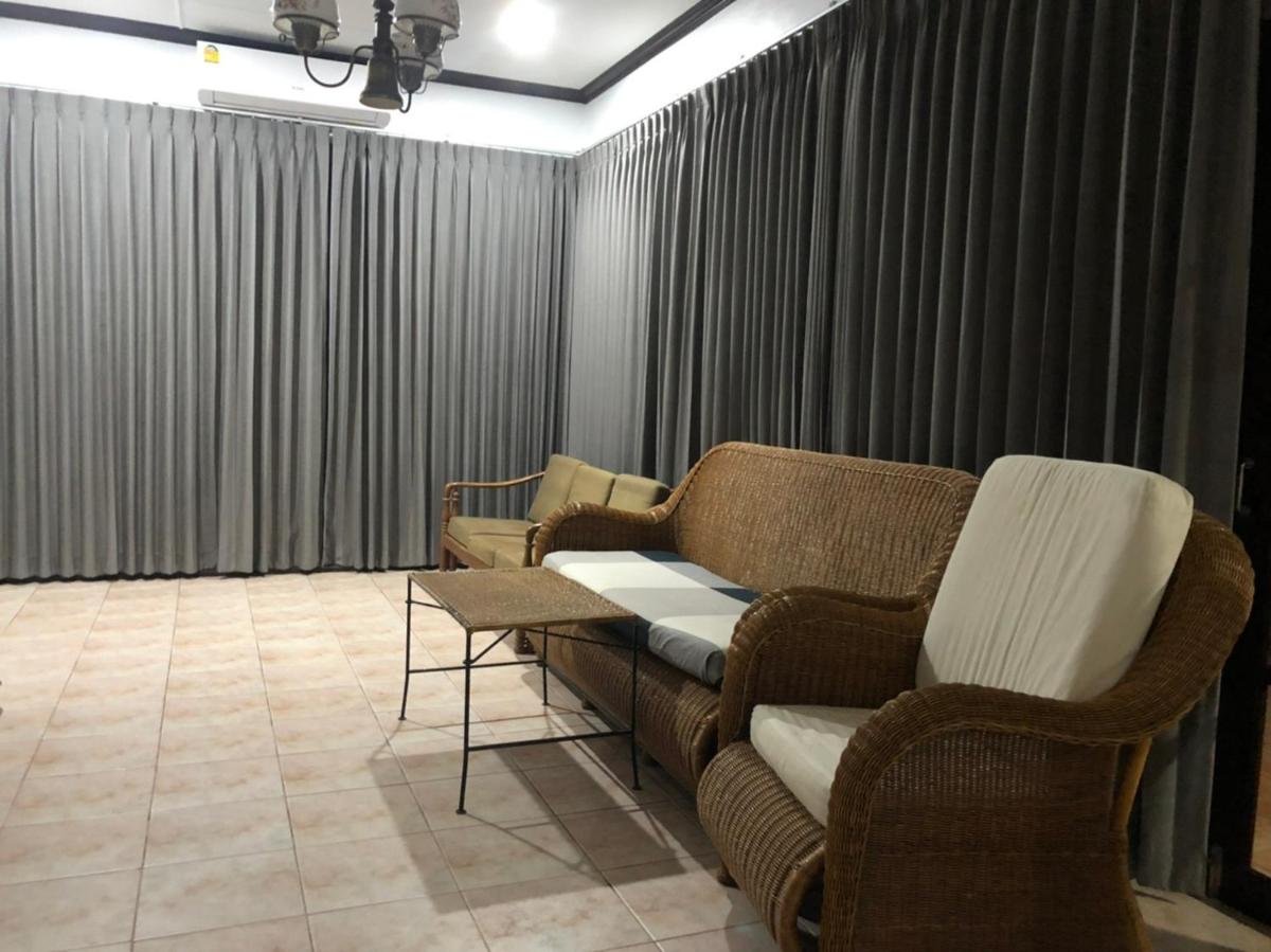 Three-Bedroom House - Photo 11