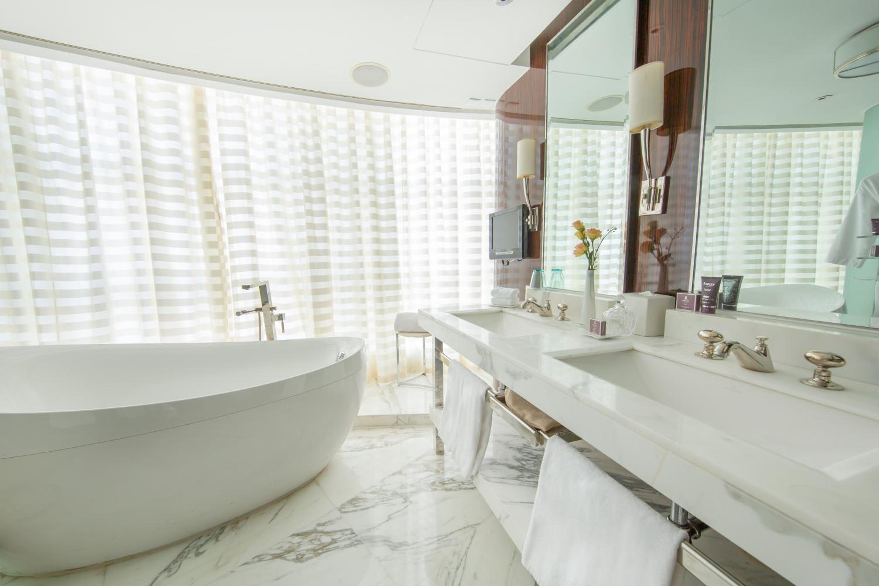 Club Premier Suite, Club lounge access, 1 Bedroom Suite - Photo 6