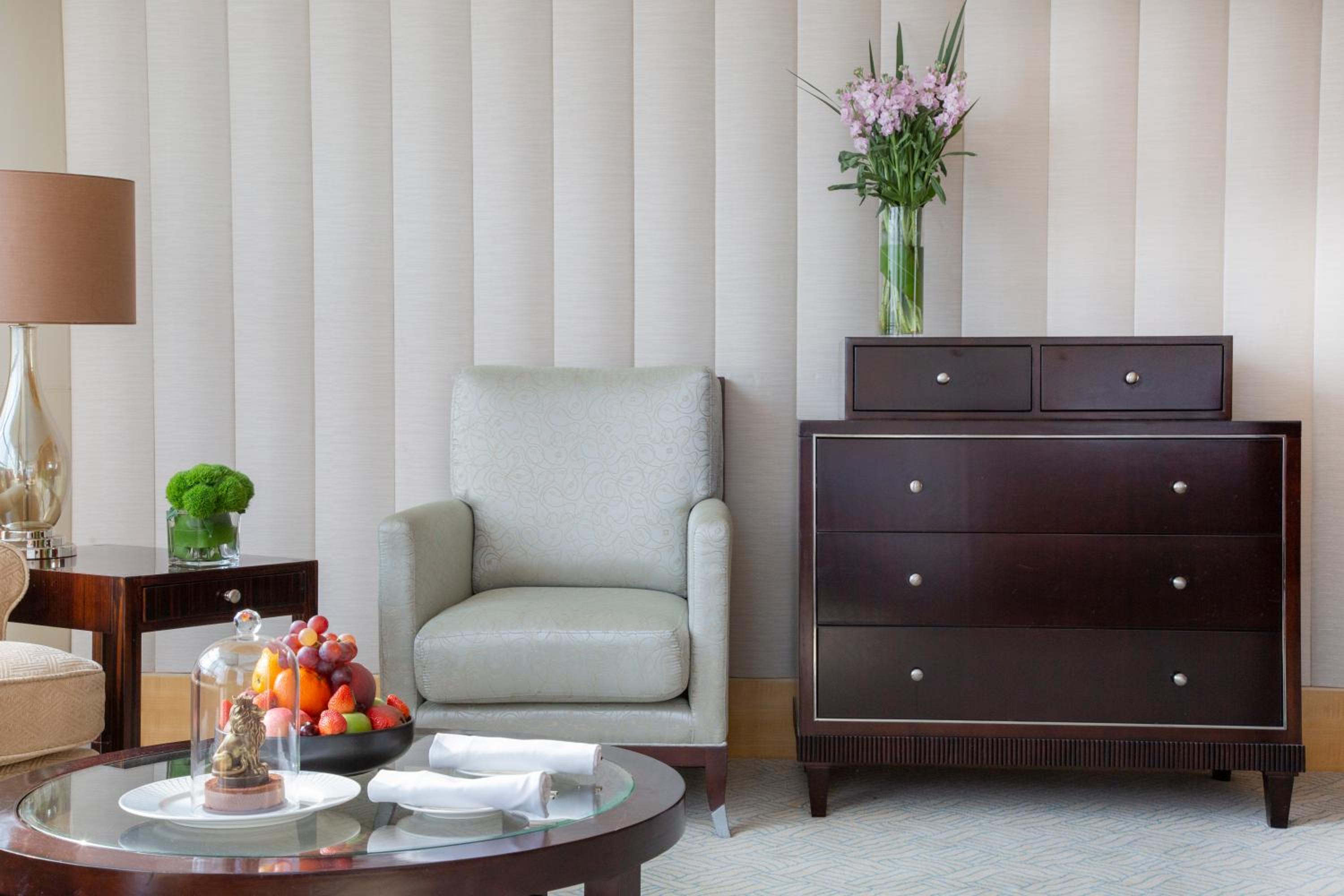 Executive Club Room, Club lounge access, Guest room - Photo 4