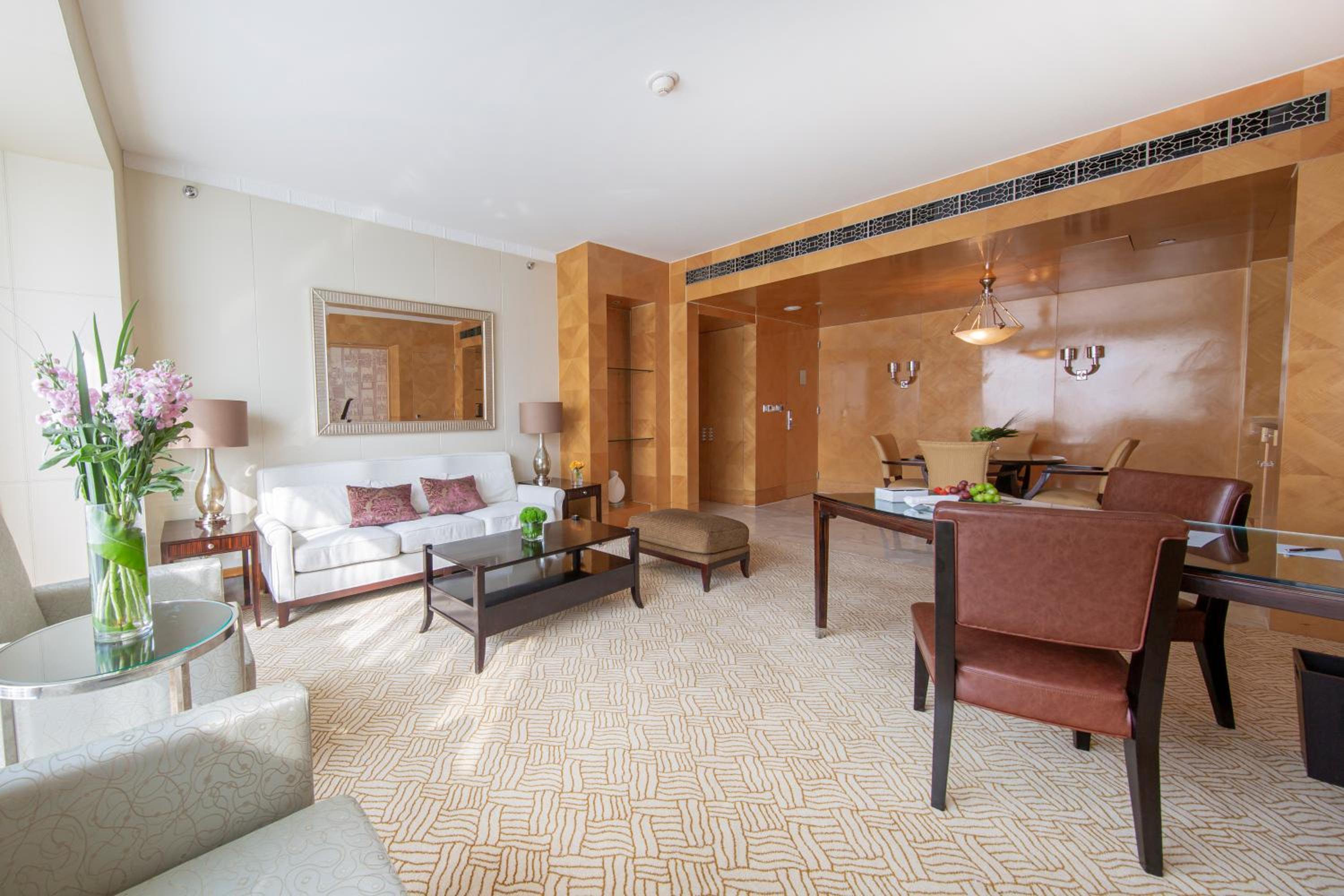 Executive Suite King, Club level, 1 Bedroom Suite, 1 King - Photo 4