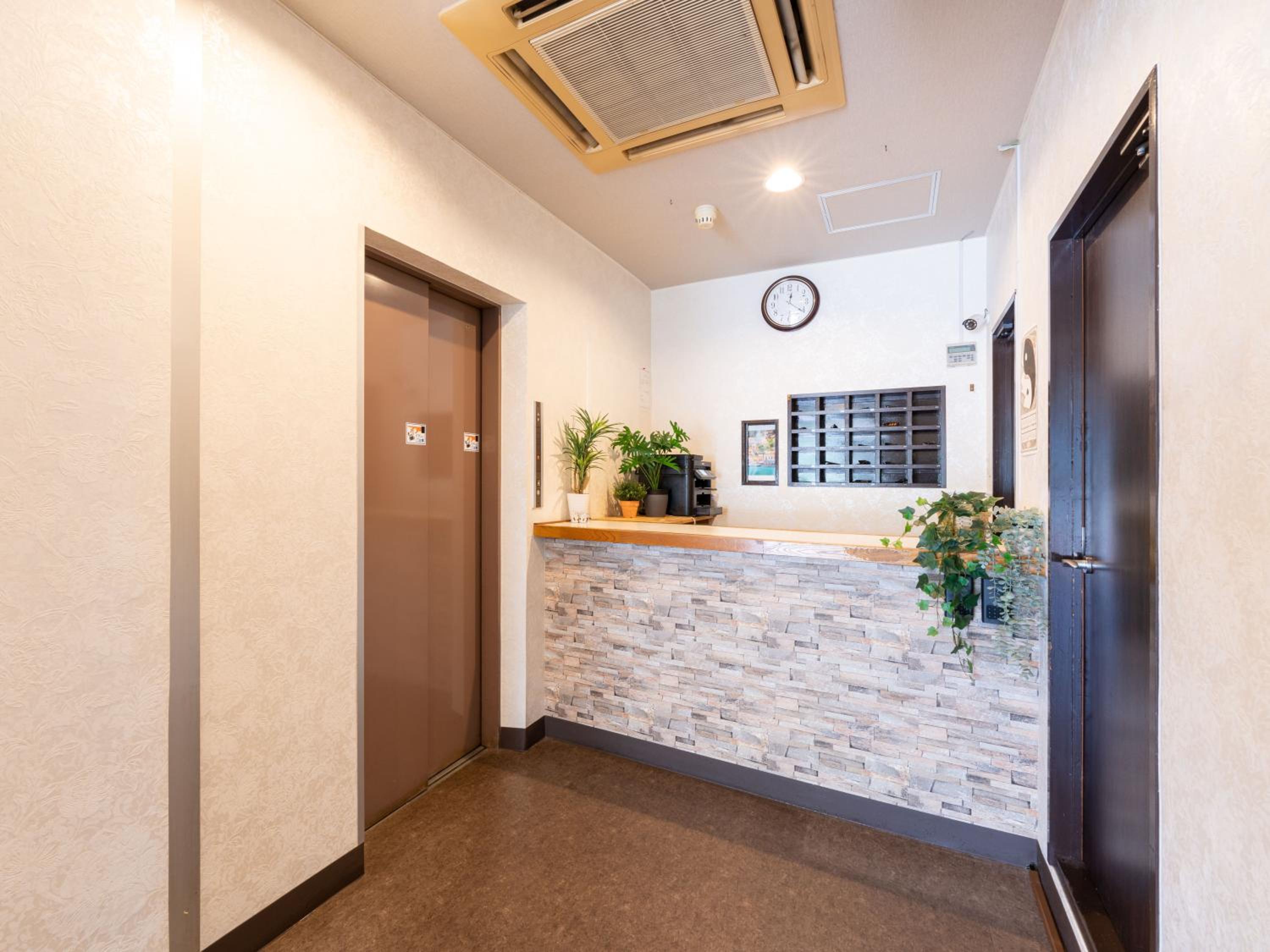 Standard Twin Room - Photo 12