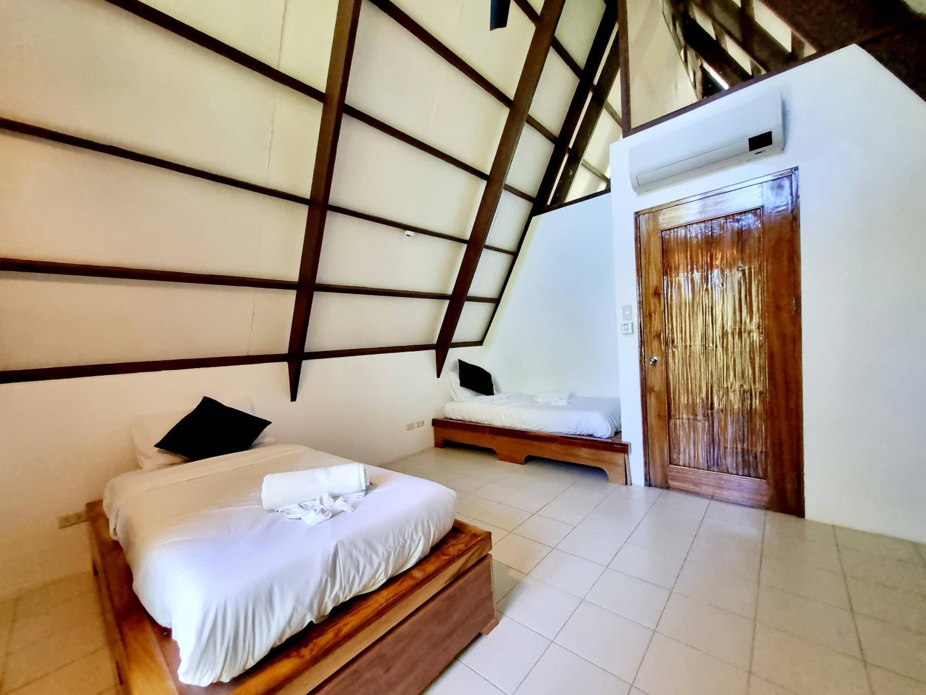 Villa with Sea View - Photo 8