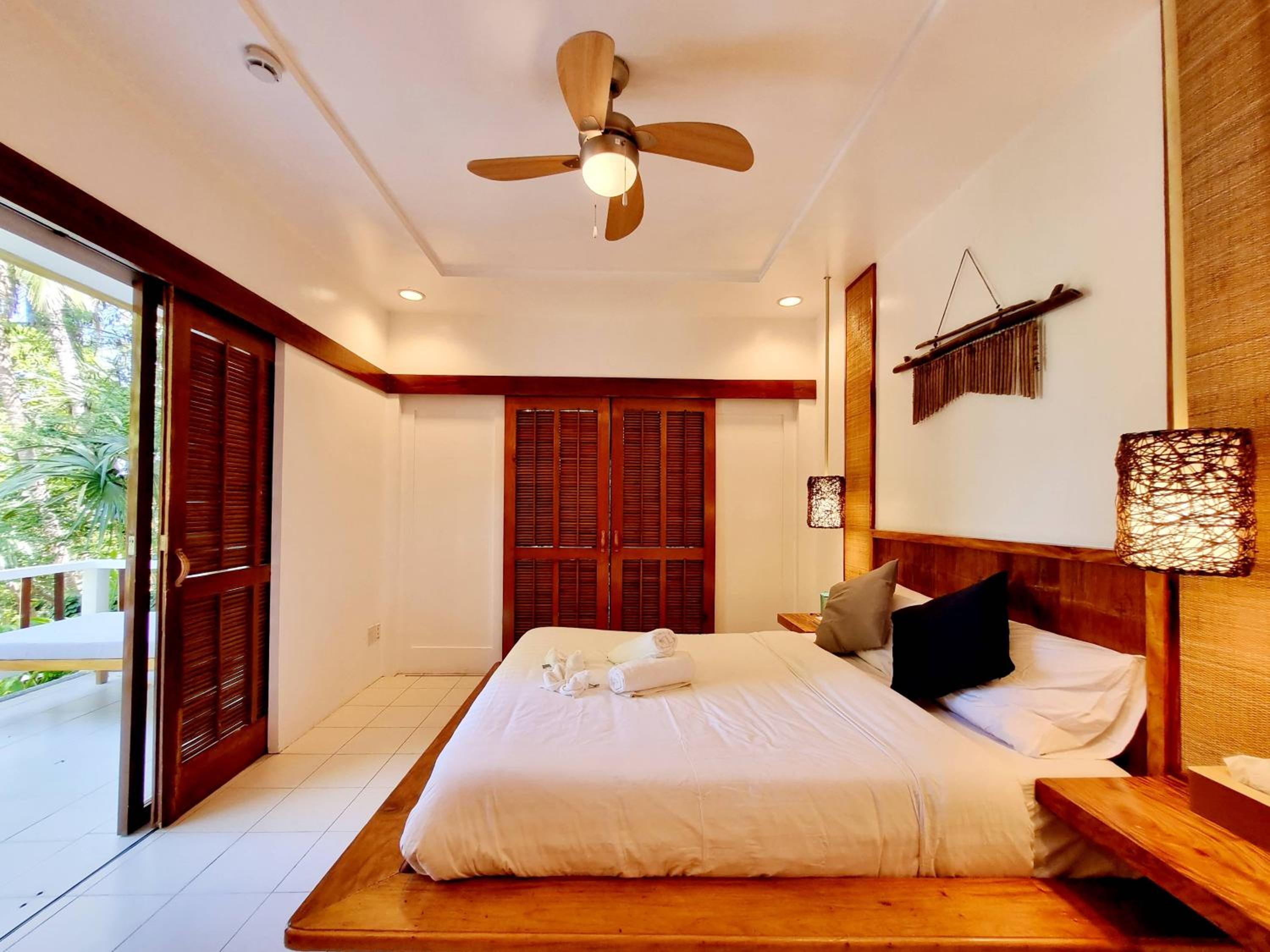 Villa with Sea View - Photo 3