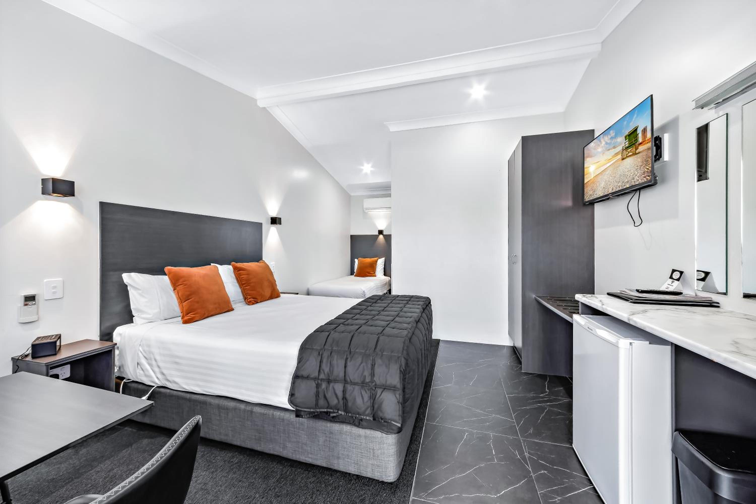 Deluxe Twin Room photo 3