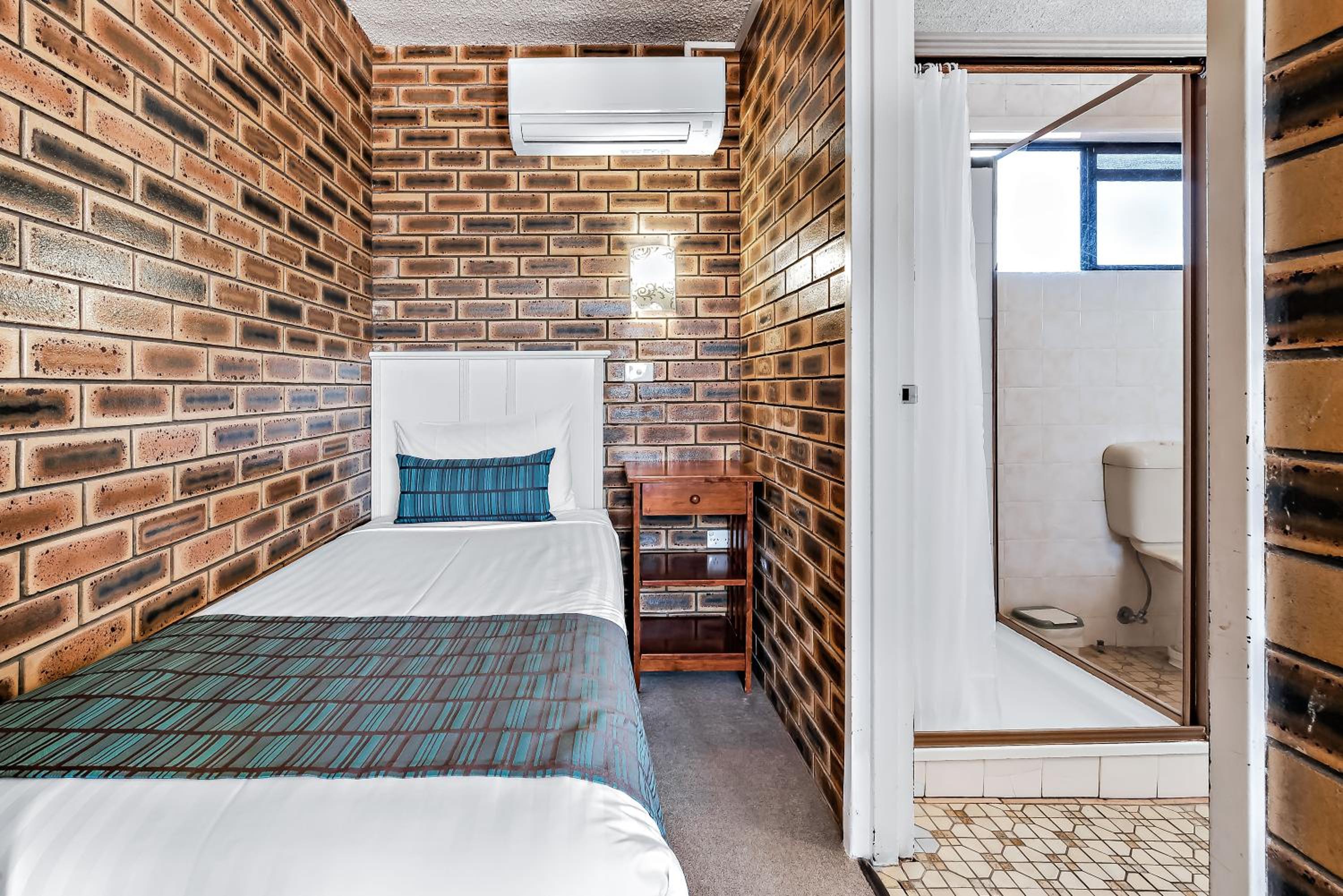 Standard Twin Room photo 3
