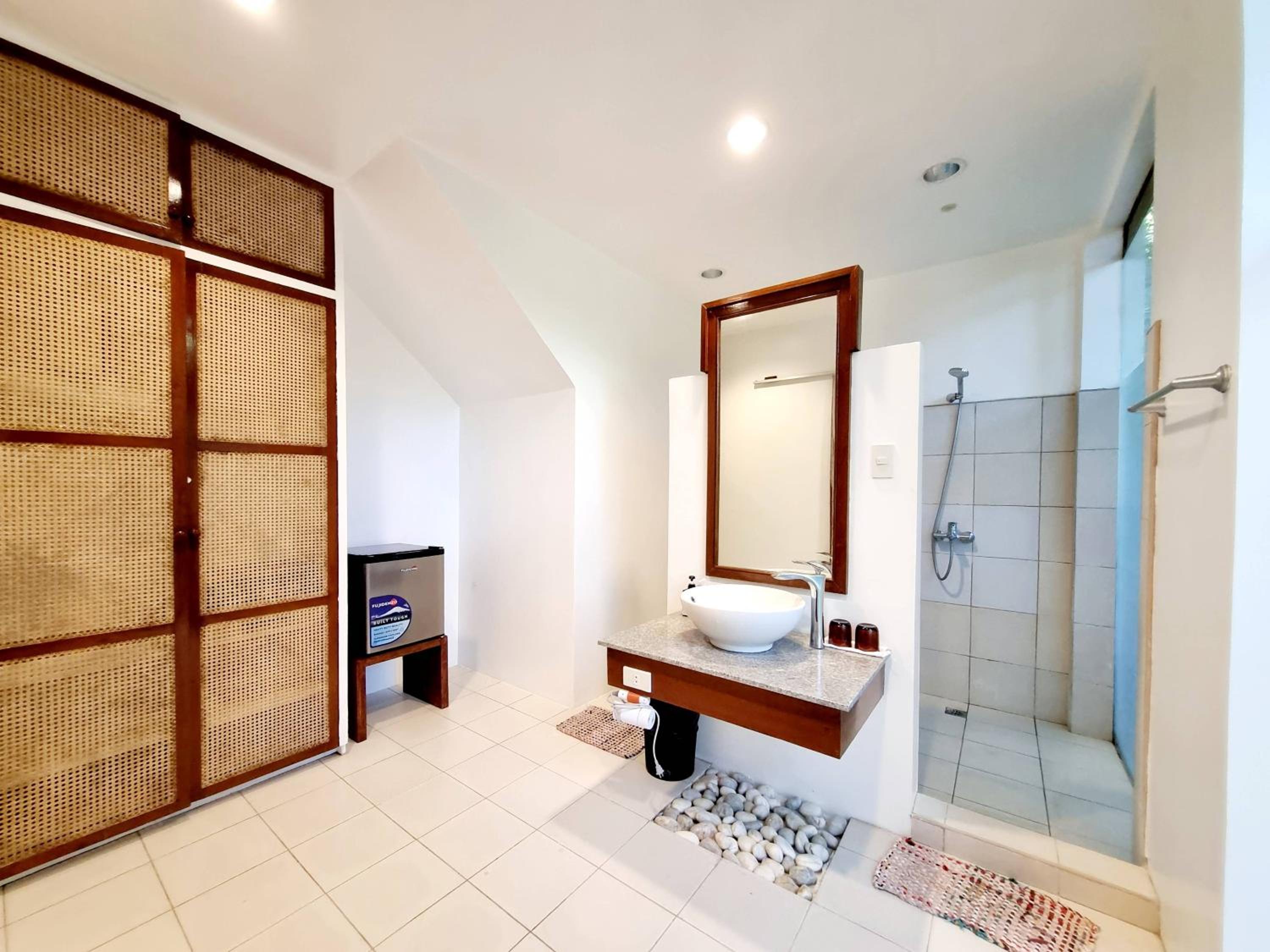 Two-Bedroom Villa - Photo 2