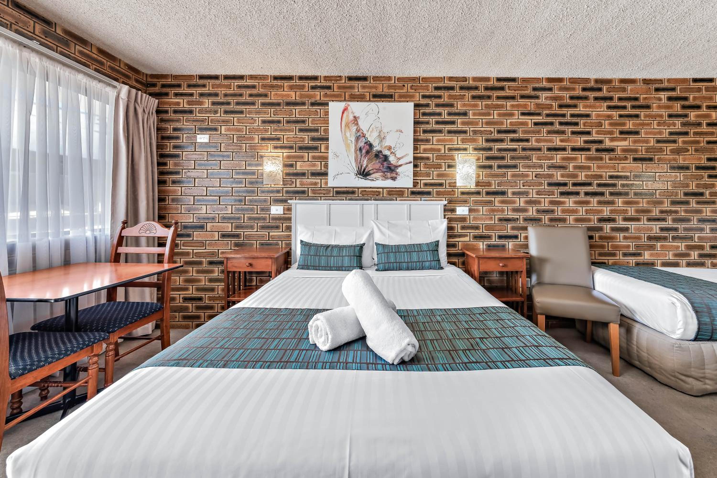 Standard Twin Room photo 2