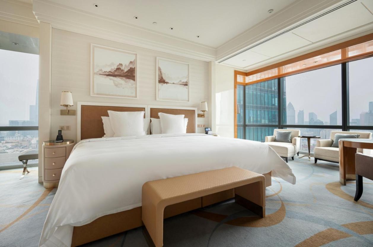 City-View Premier Room Queen