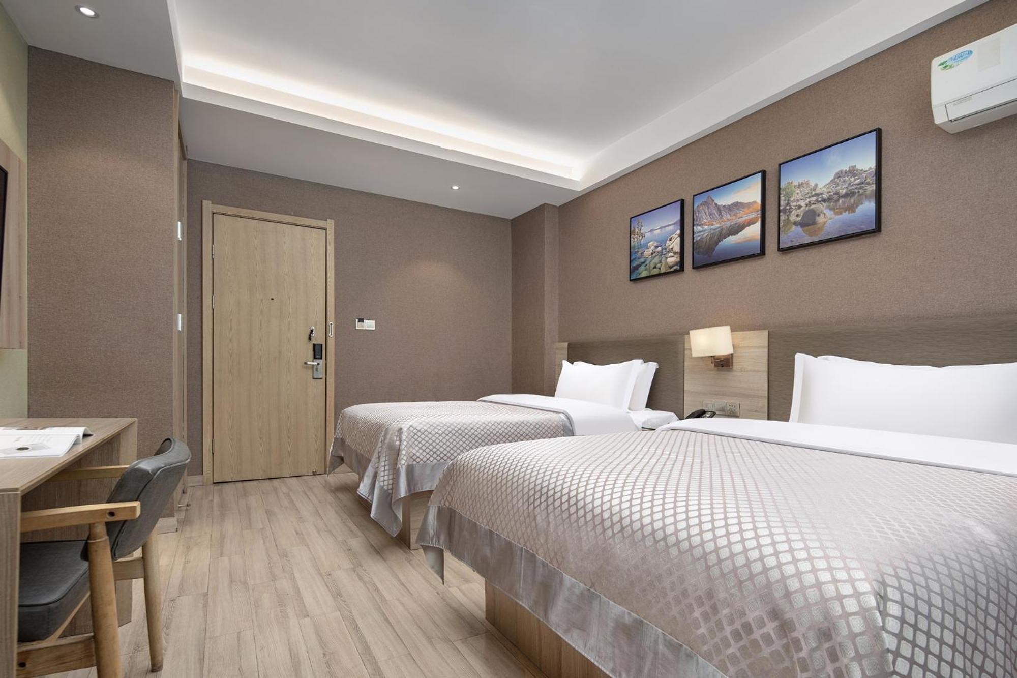 Deluxe Suite