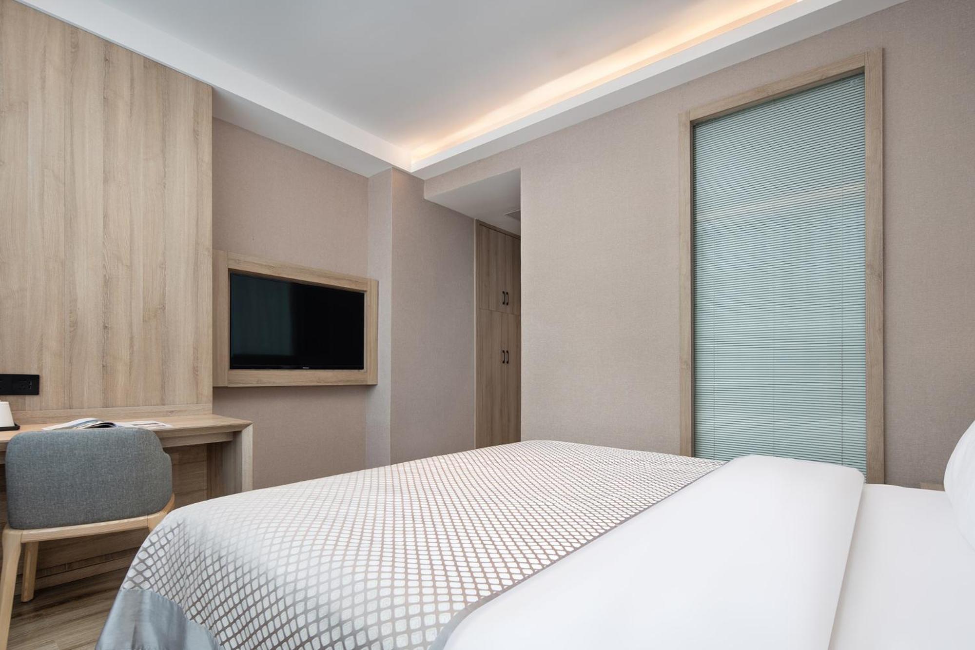 Double Room with Theme