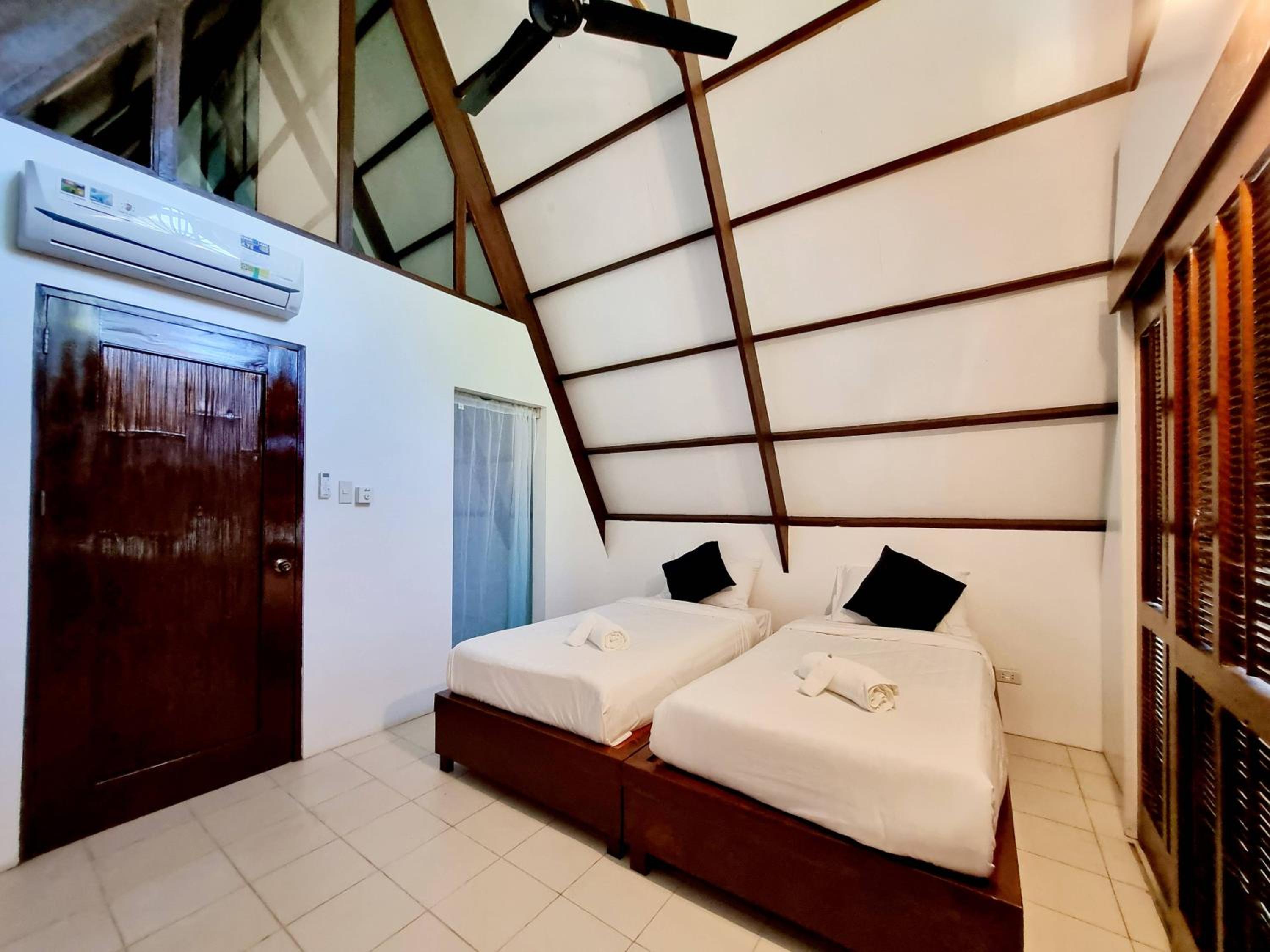 Two-Bedroom Villa - Photo 4