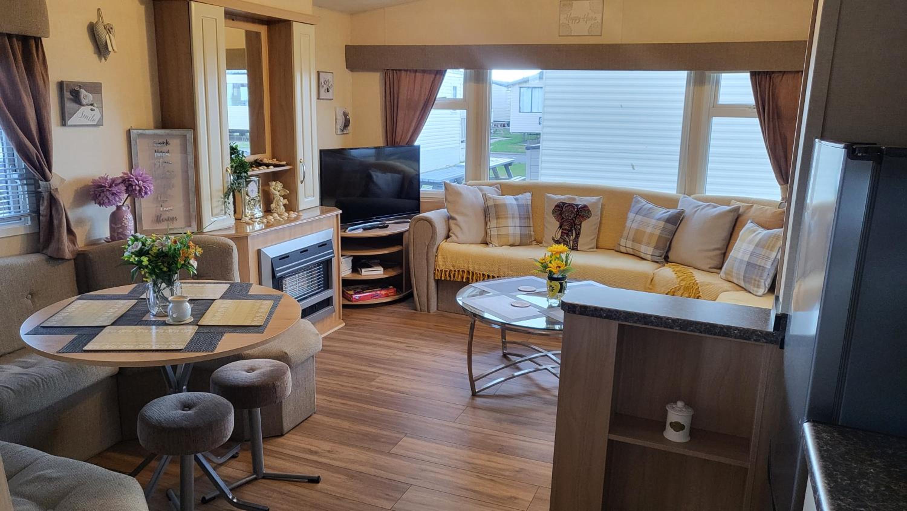 One-Bedroom House photo 1
