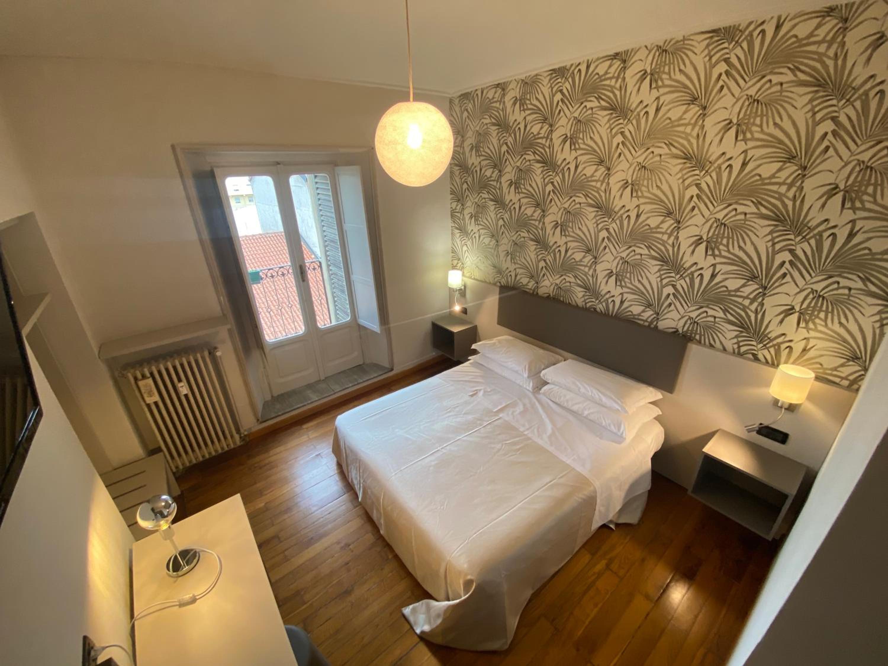 Double or Twin Room with Balcony - Photo 5
