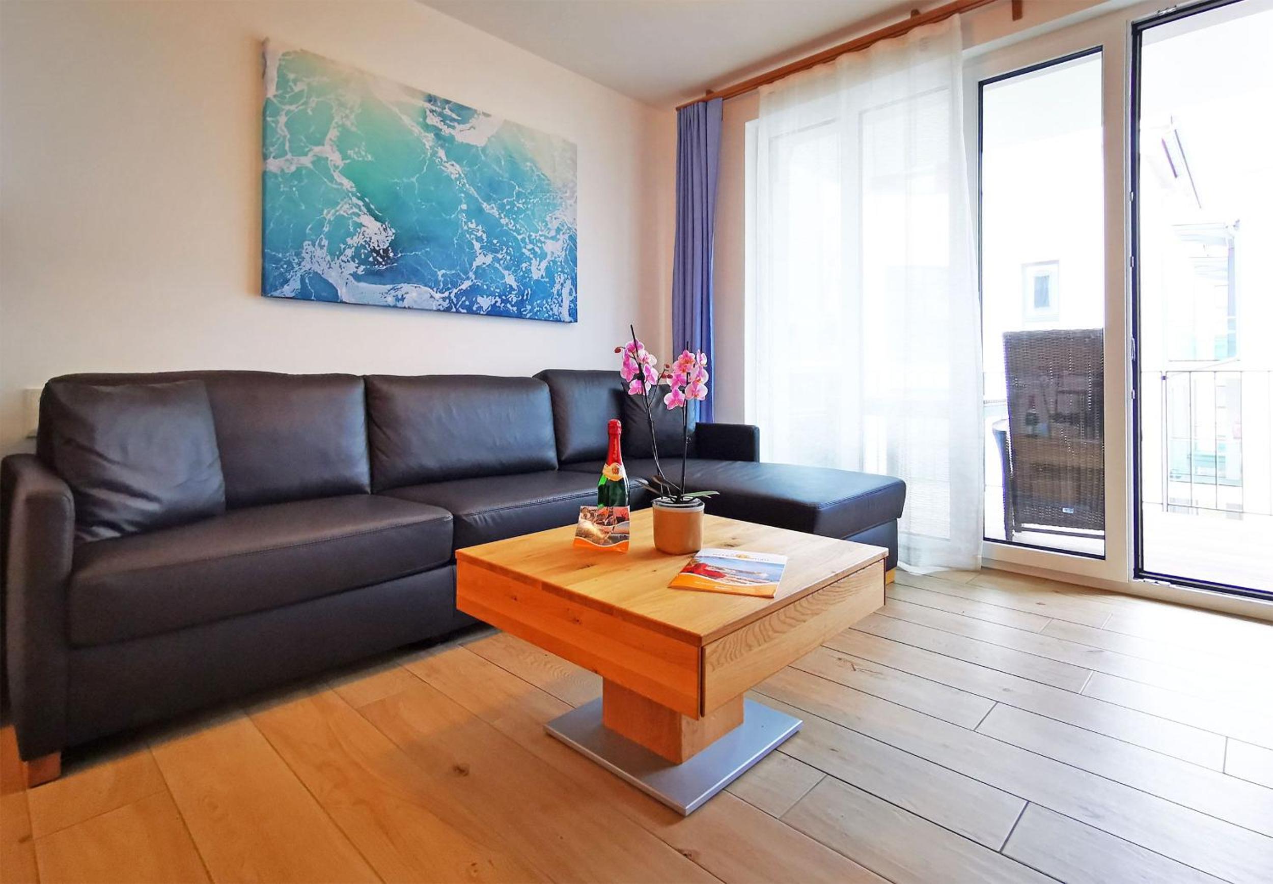 One-Bedroom Apartment with Balcony photo 1