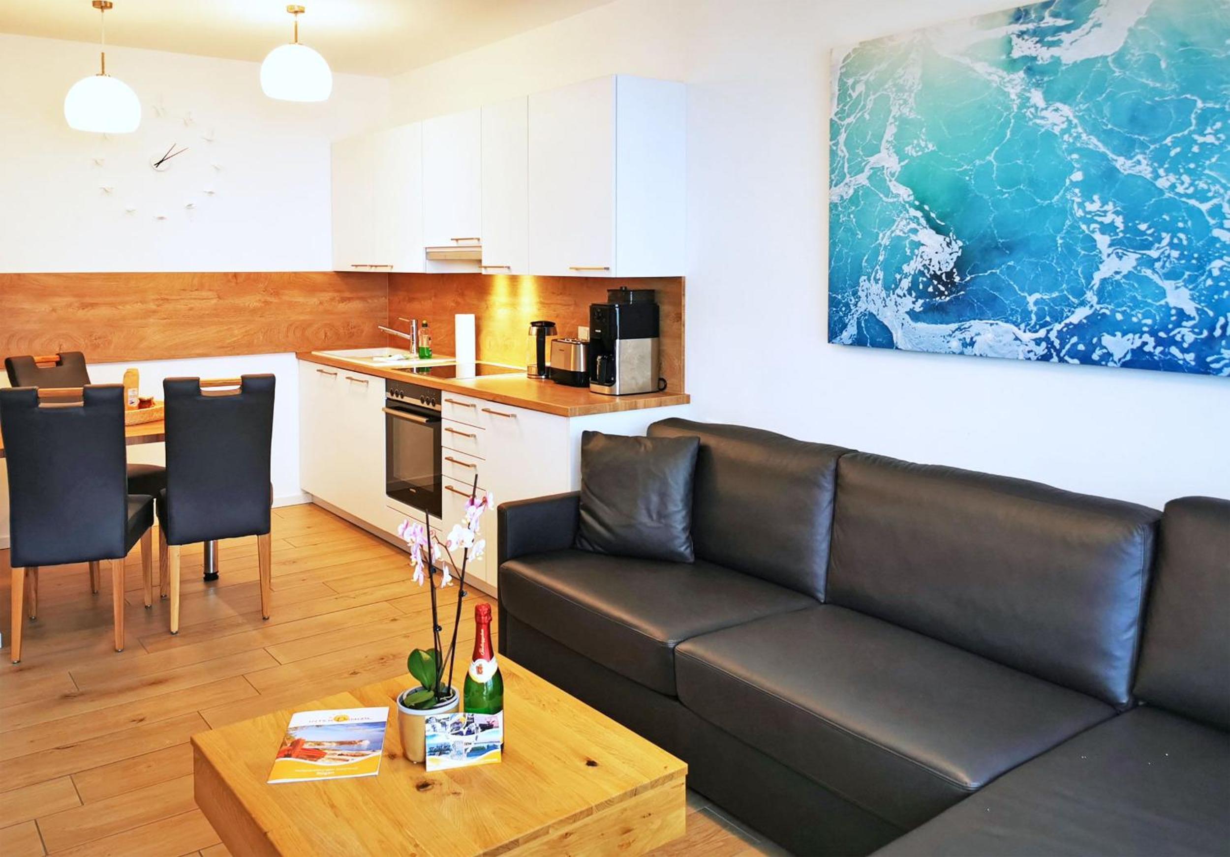 One-Bedroom Apartment with Balcony photo 2