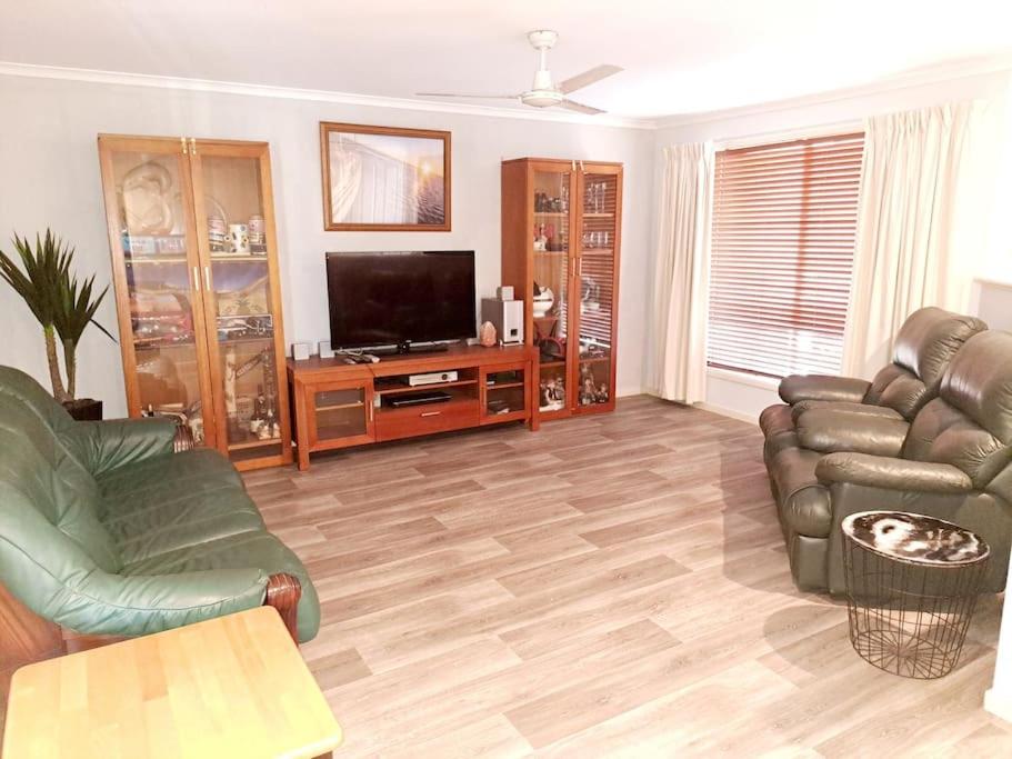 Three-Bedroom House photo 3