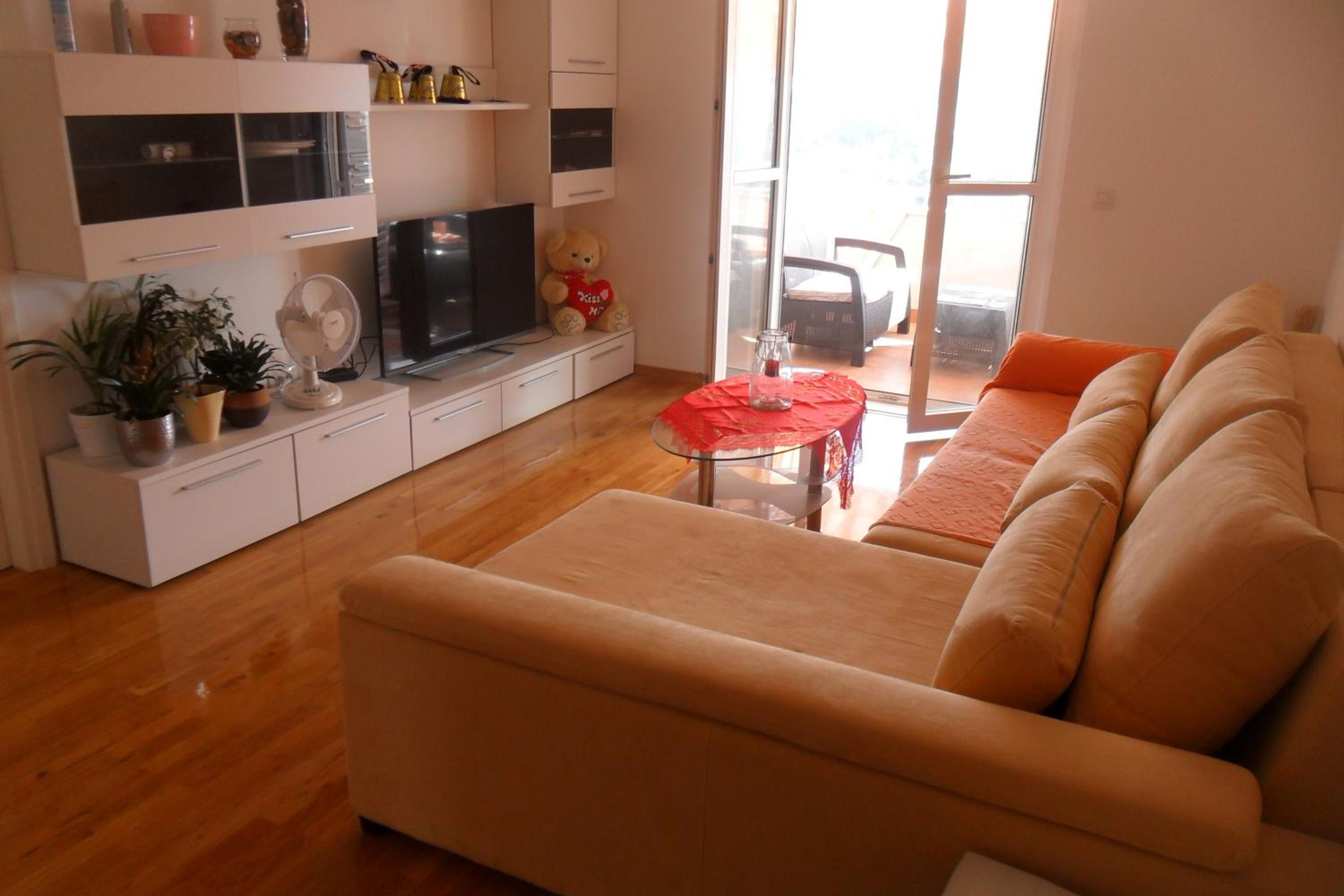 Deluxe Double Room with Side Sea View