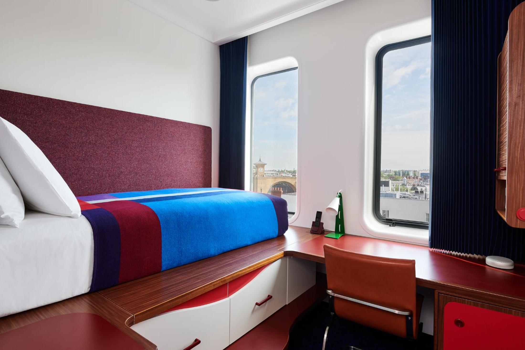 Standard Twin Room with One Twin Bed