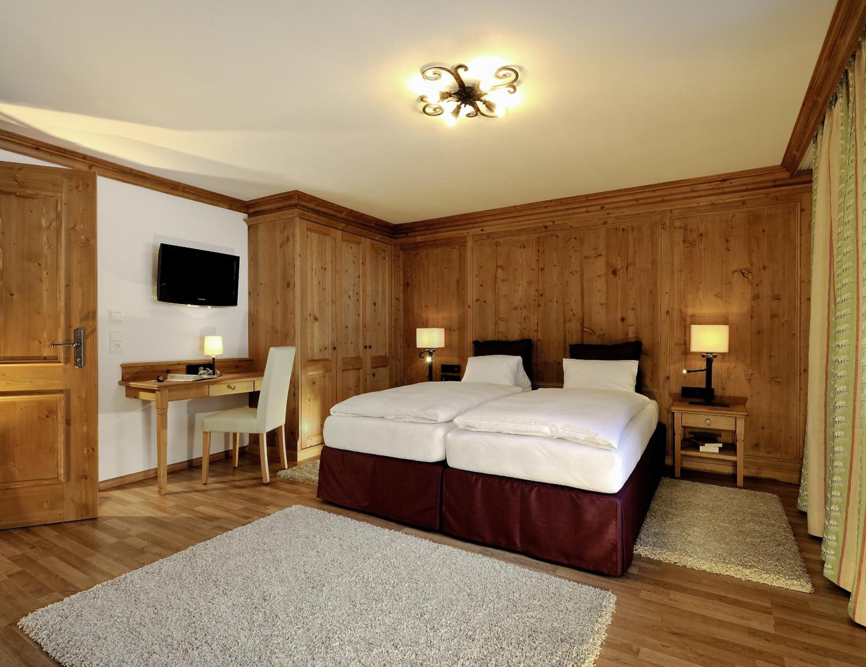 Superior Double or Twin Room photo 3