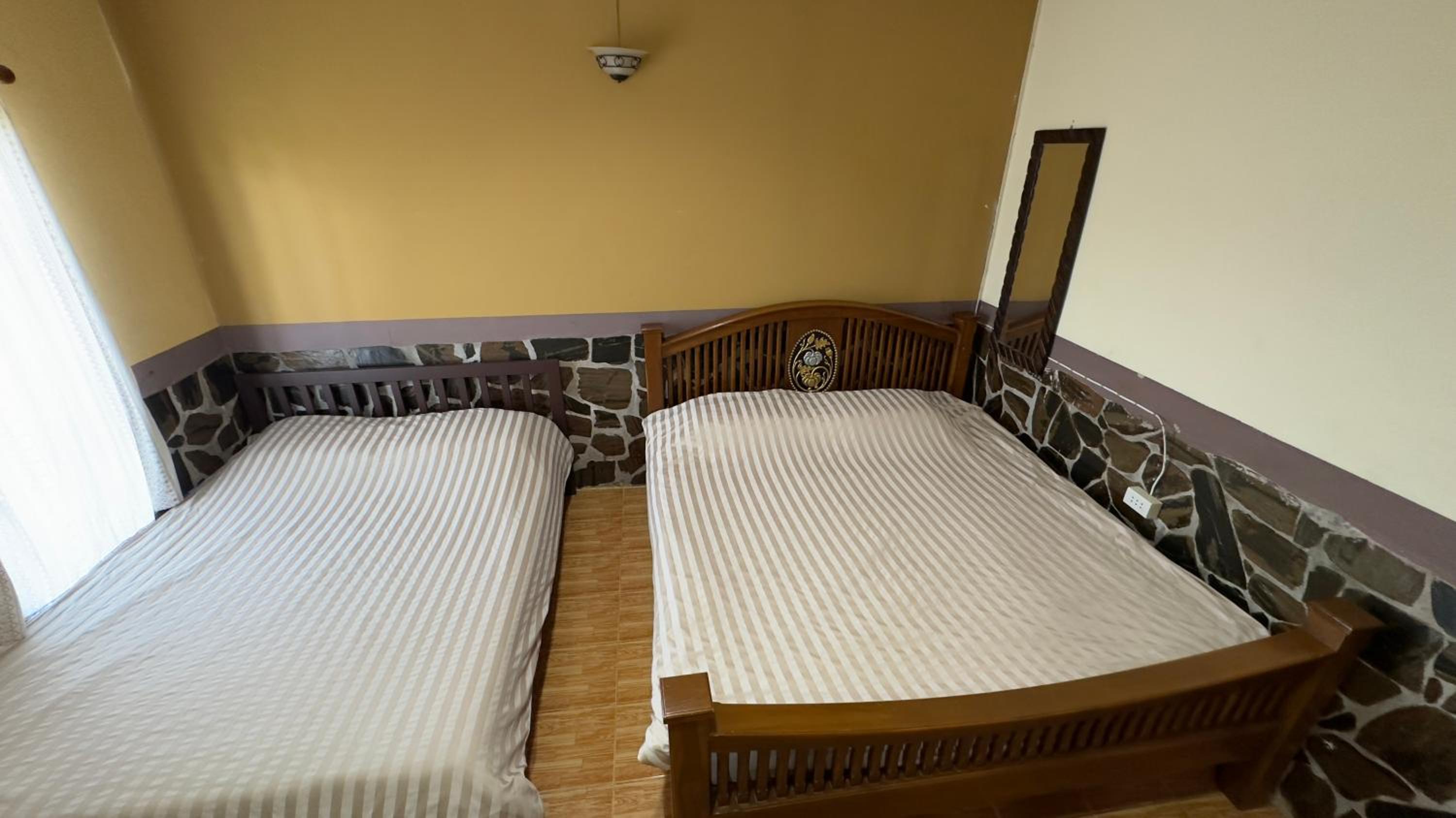 Quadruple Room with Private Bathroom - Photo 1