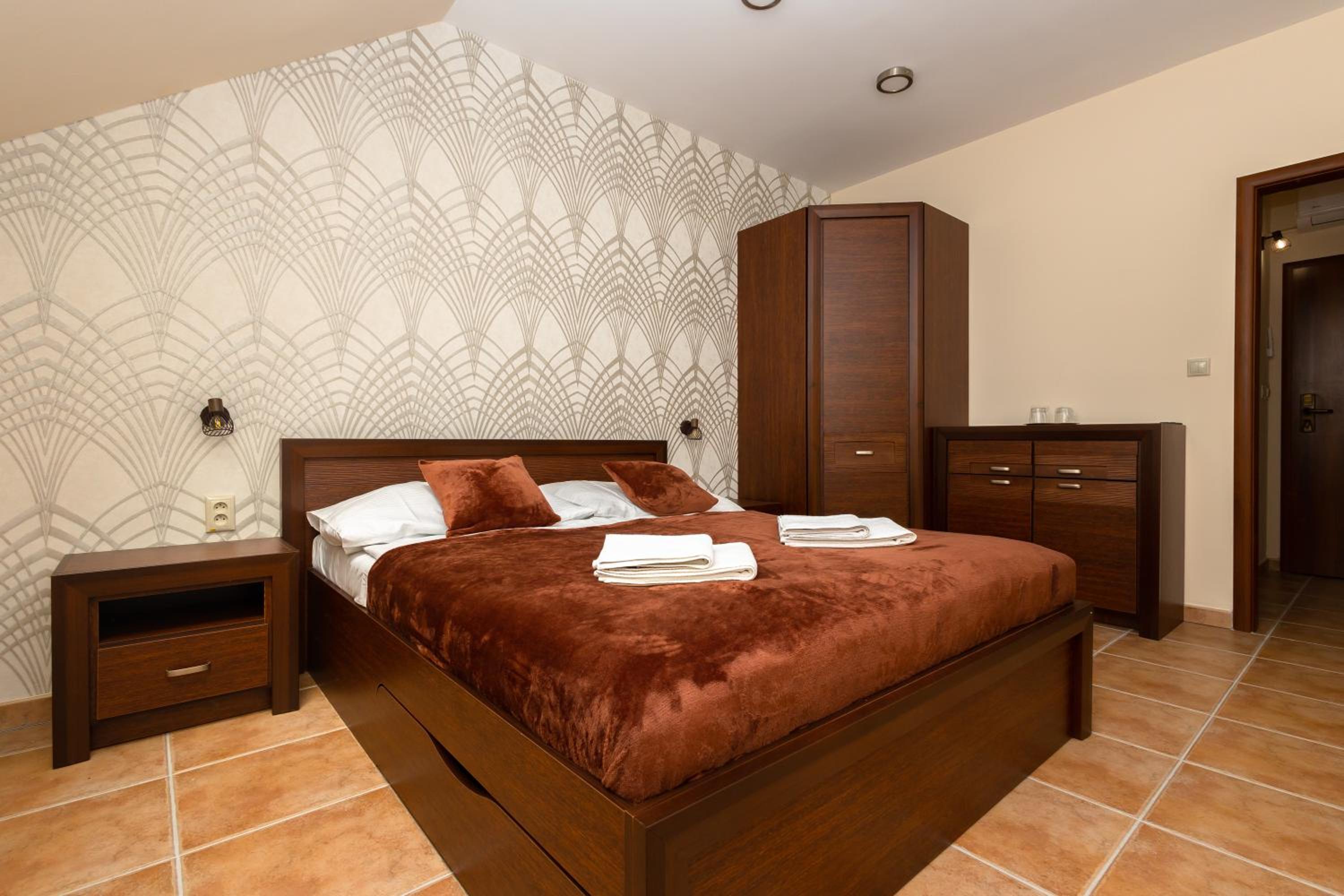 Economy Double Room photo 2