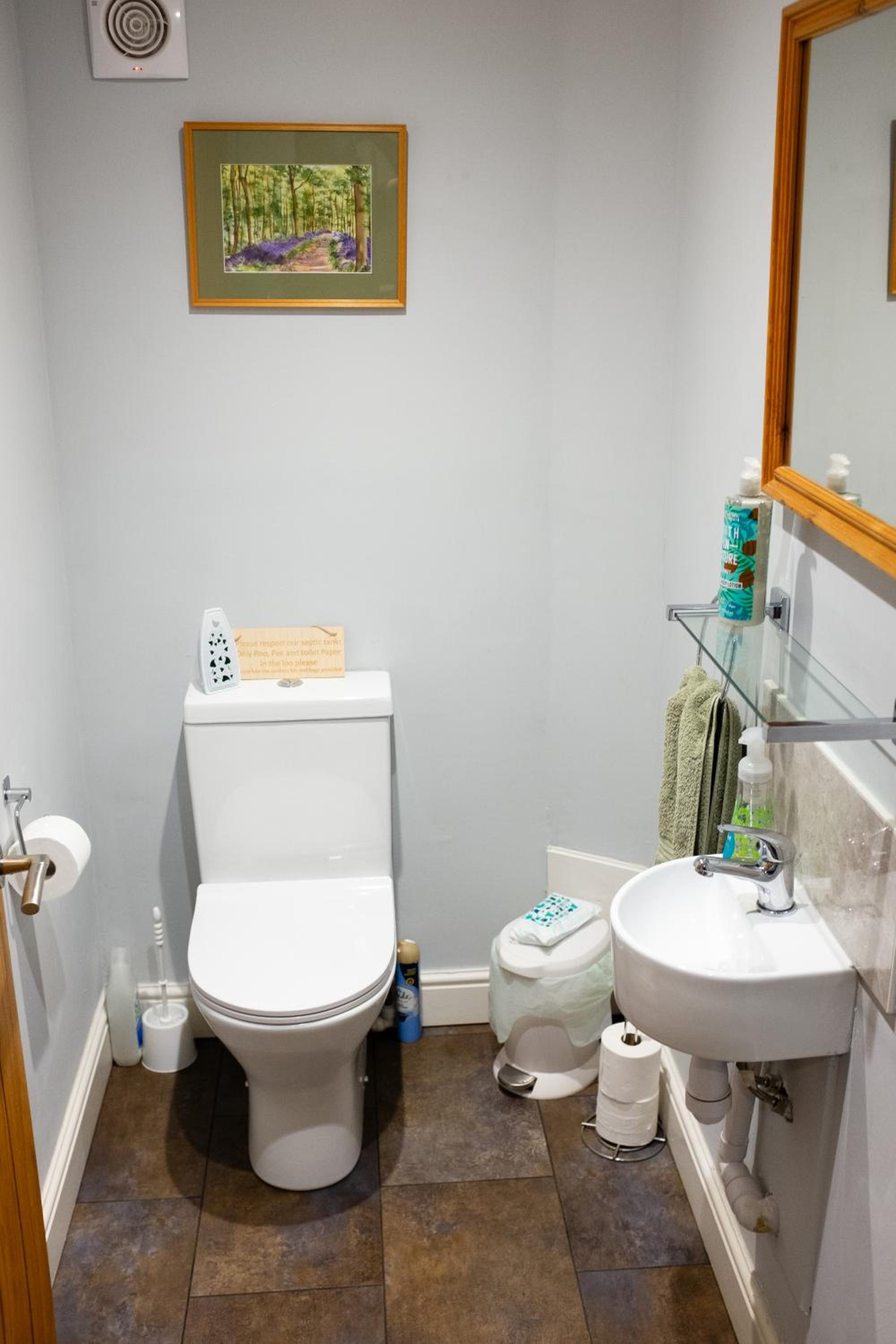 Double Room with Private Bathroom - Photo 37