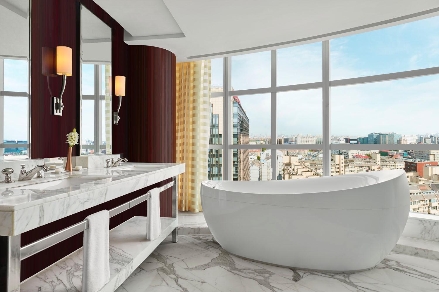 Premier Suite, 1 Bedroom Suite, 1 King, City view - Photo 9