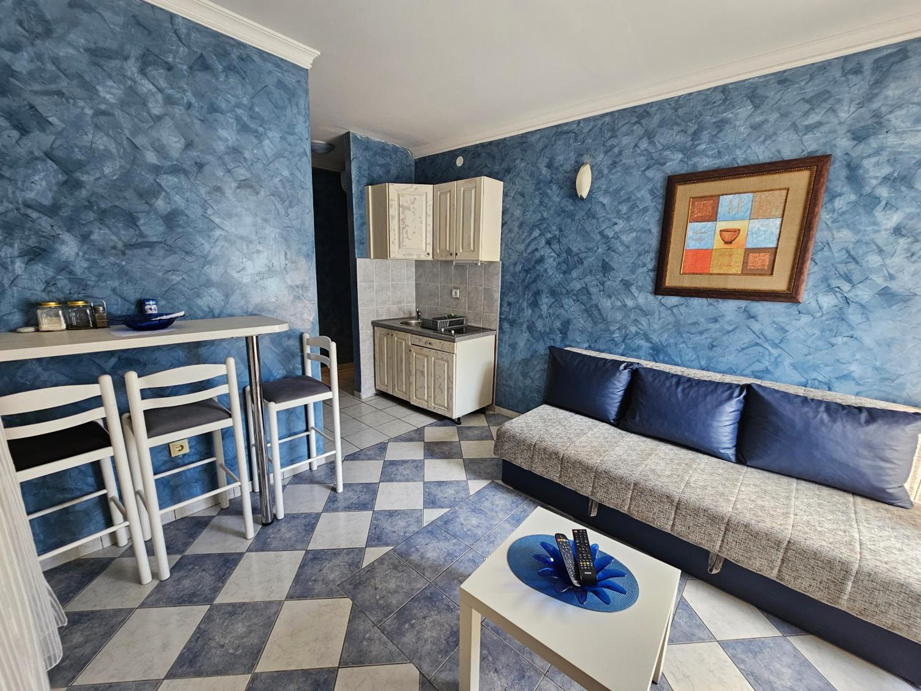 One-Bedroom Apartment