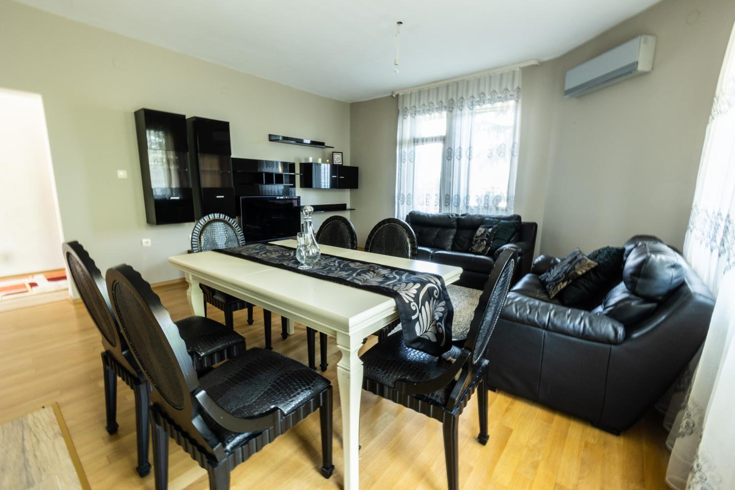 Apartment with Garden View - Photo 1