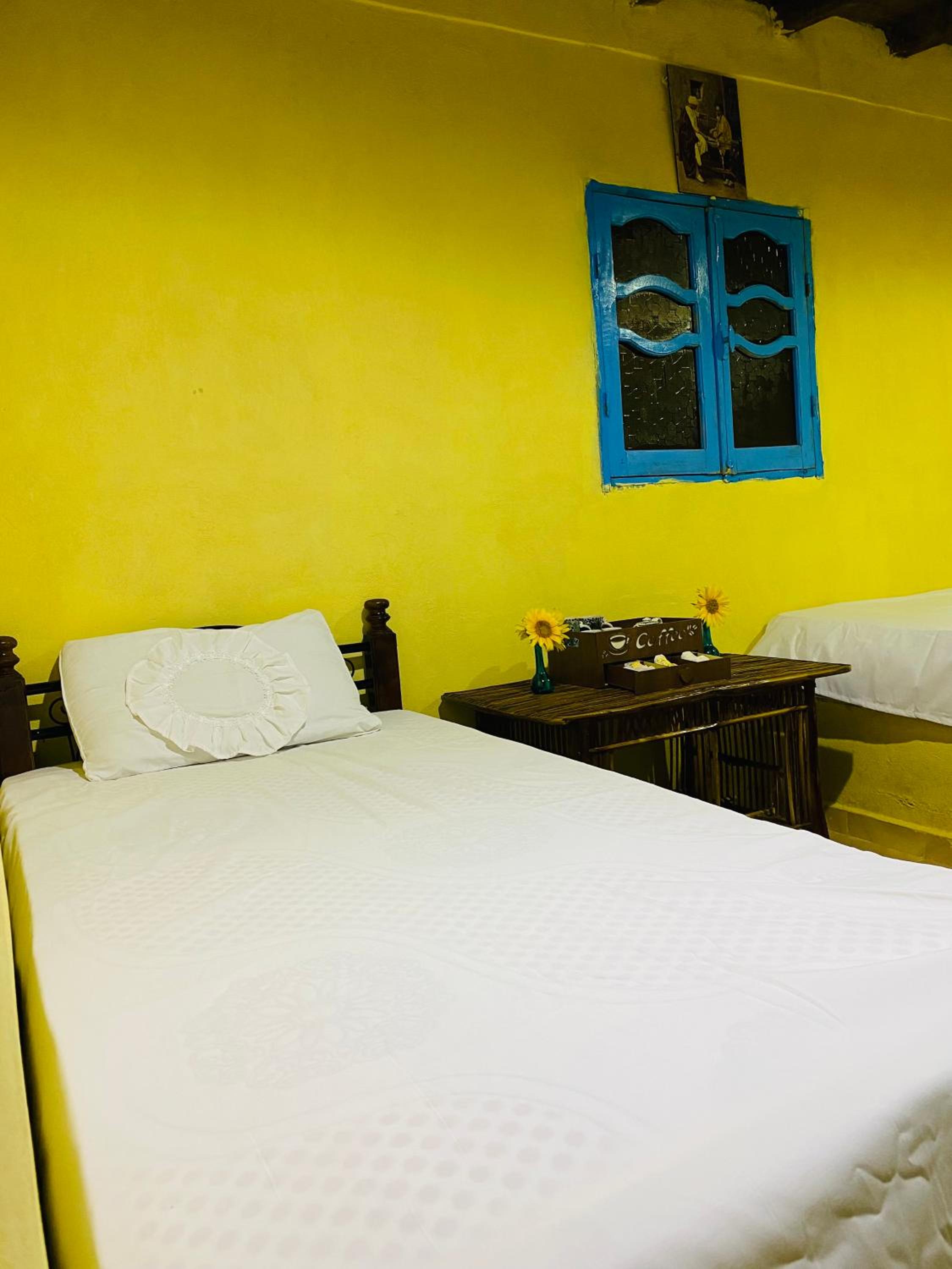 Economy Triple Room - Photo 7