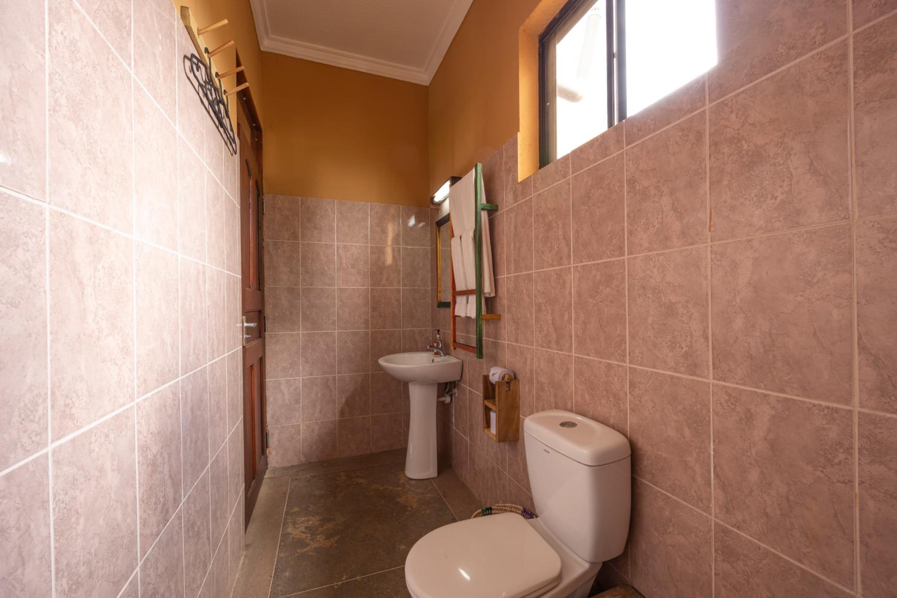 Standard Double Room - Photo 5