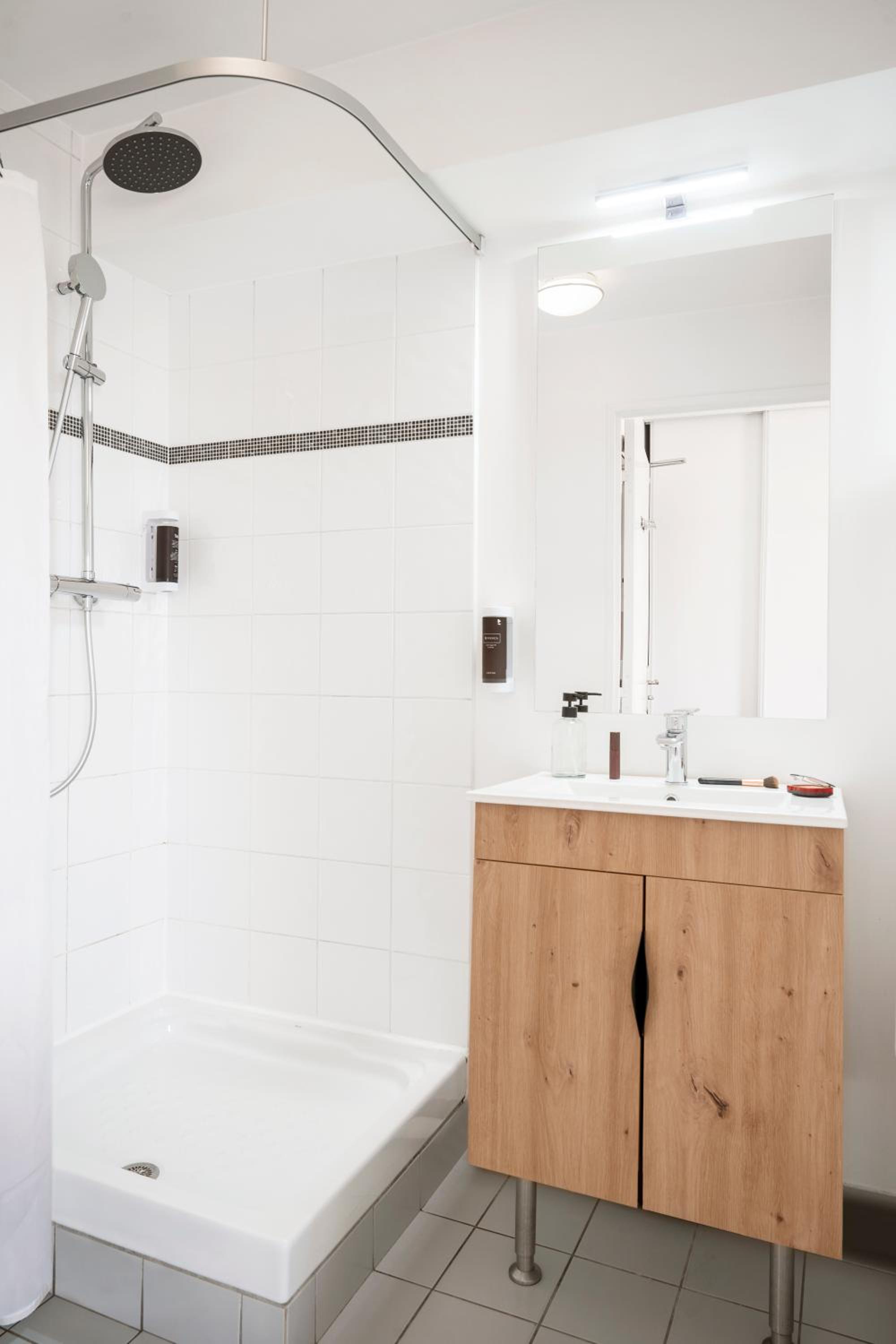 Studio (2 Adults) - Photo 2