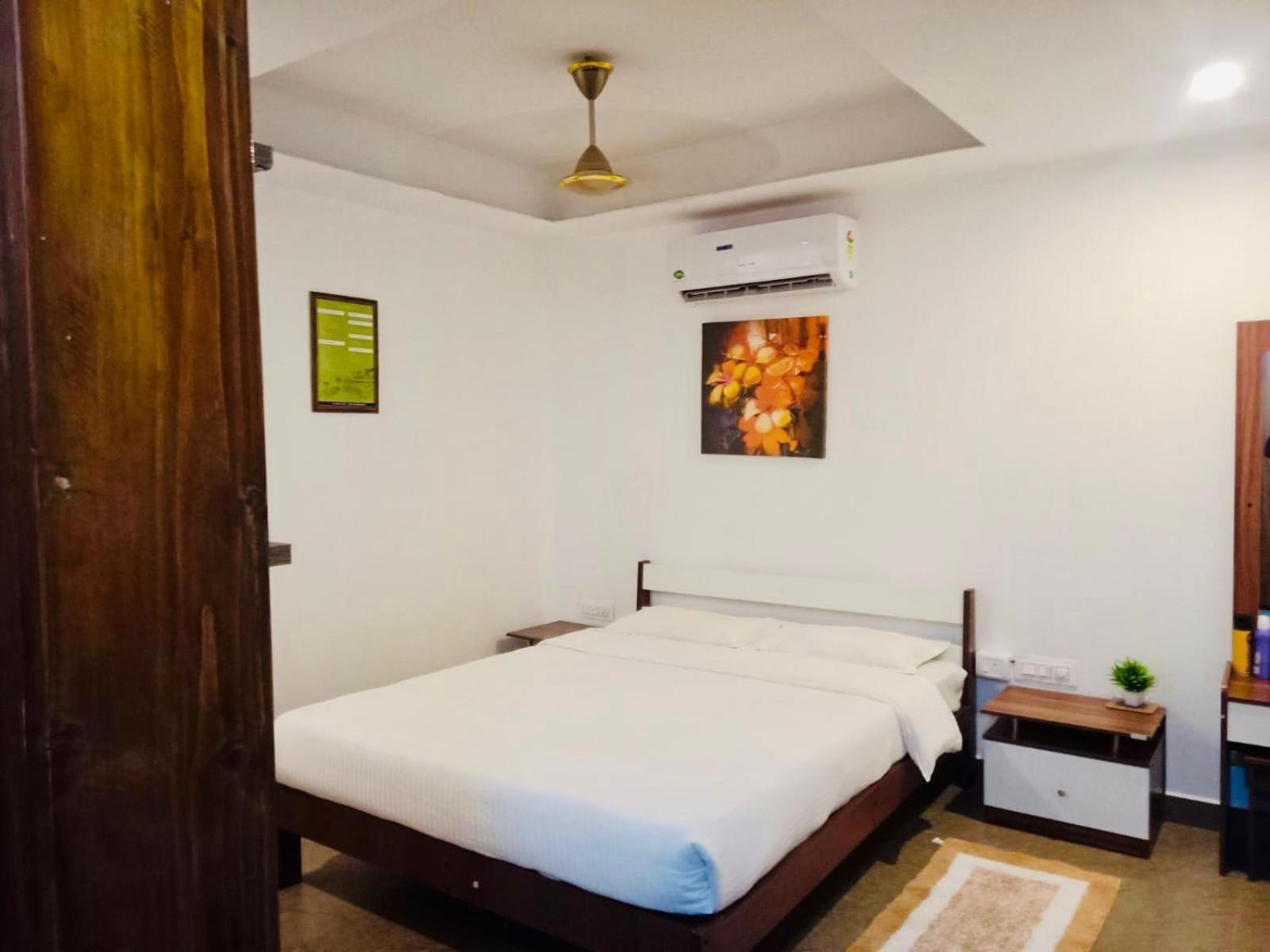 Queen Room with Garden View