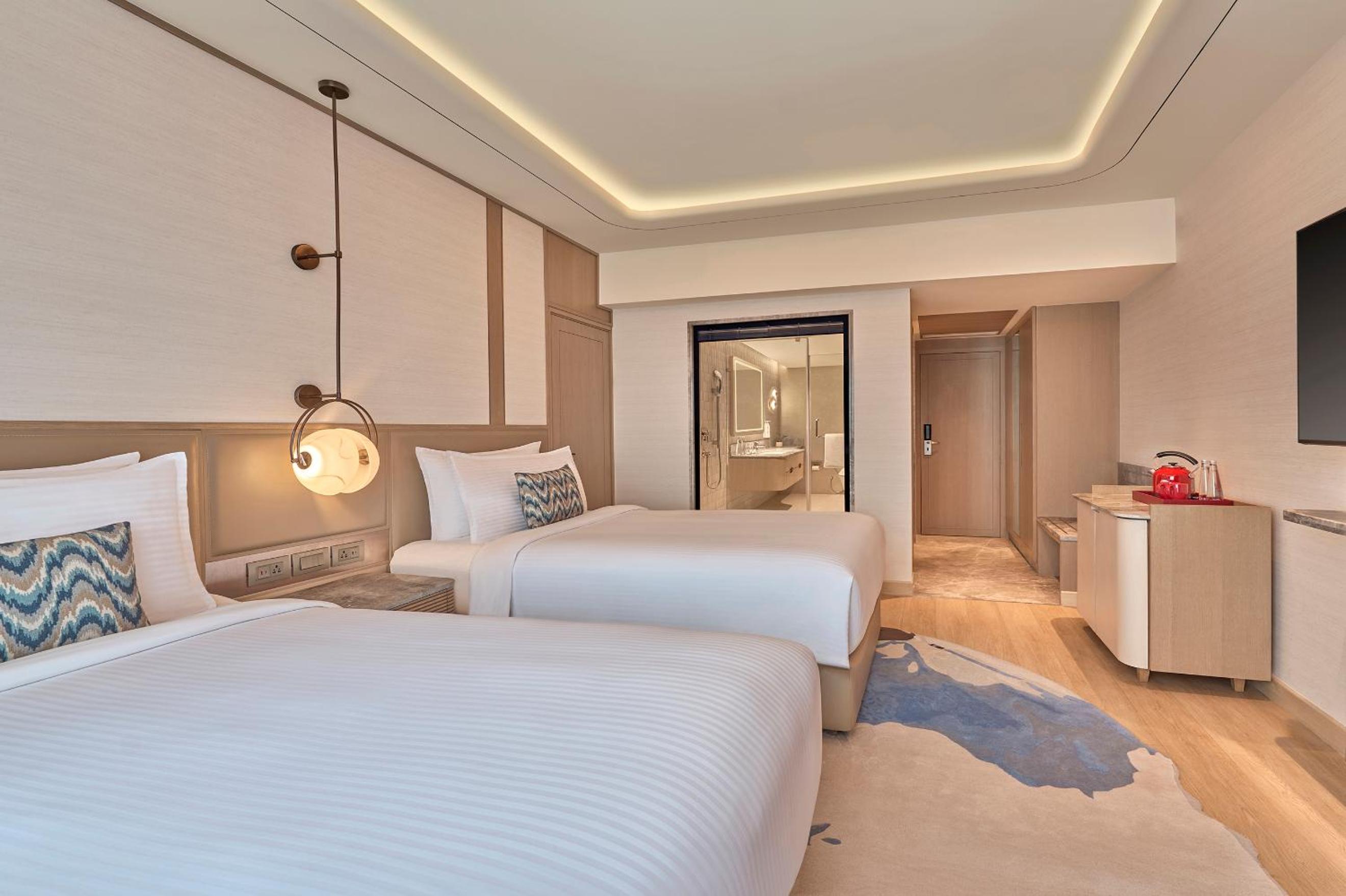 Urban Club Twin Room with City View