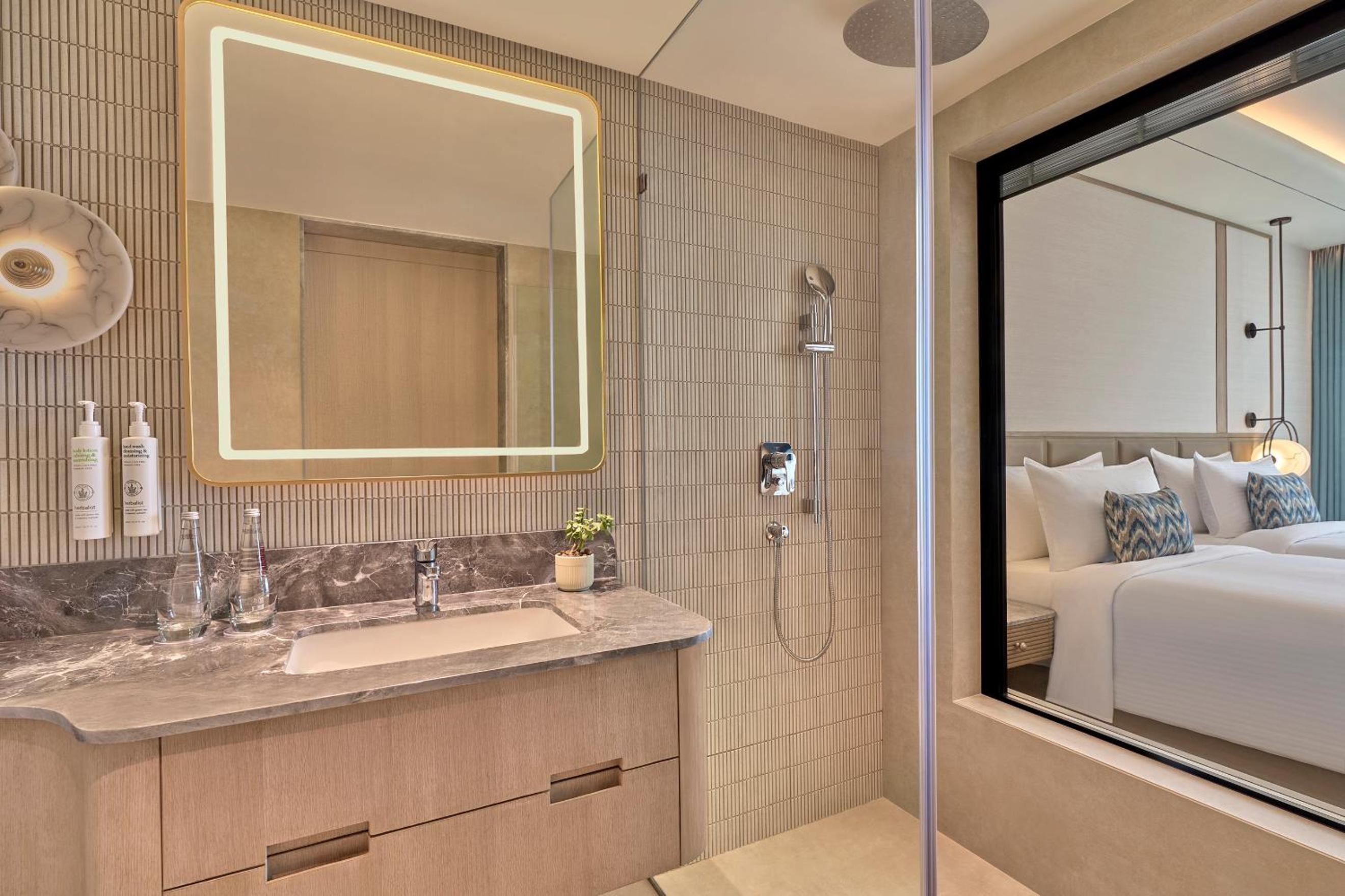 Urban Twin Room with City View