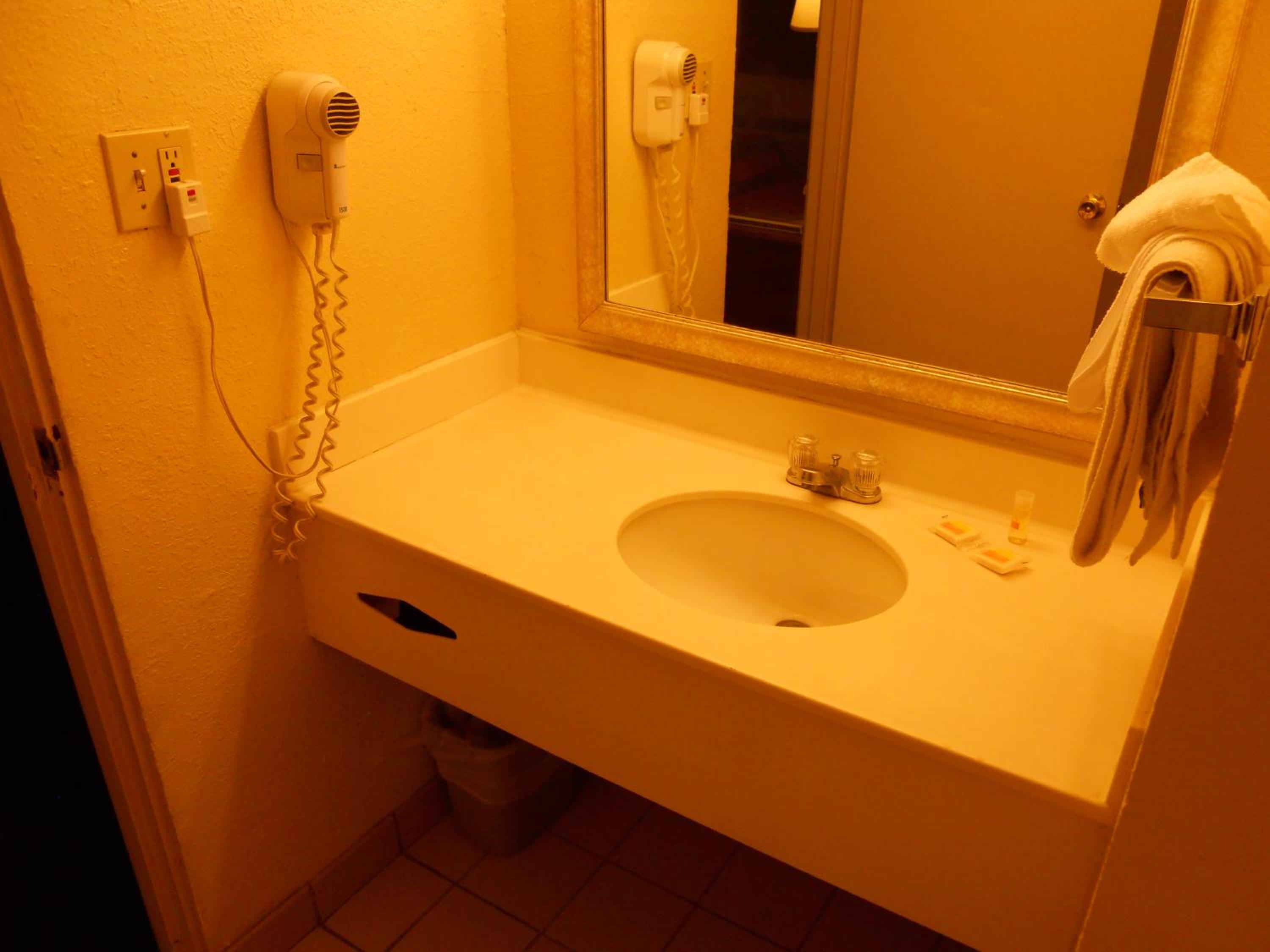 Double Room - Photo 3